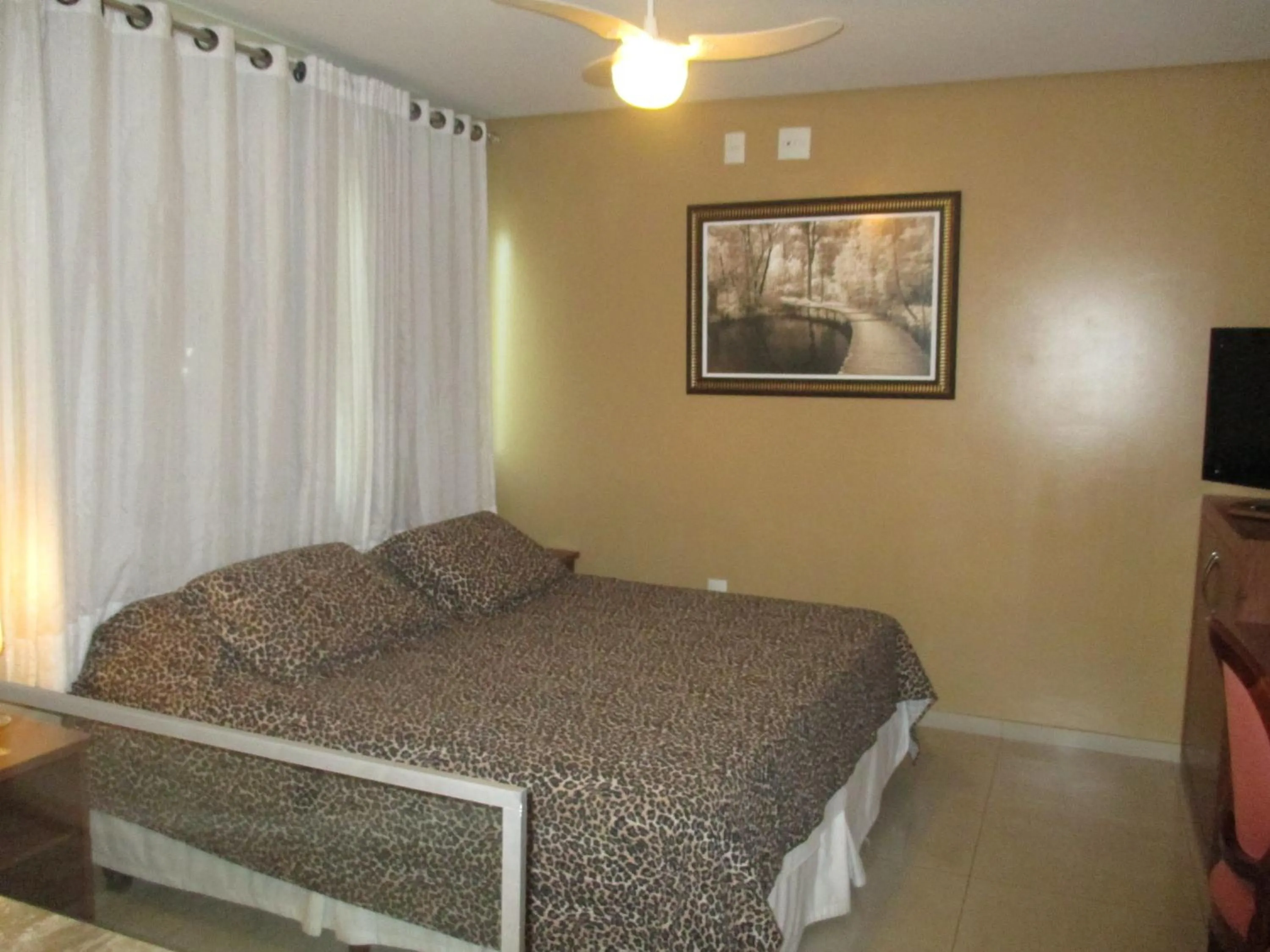 Decorative detail, Bed in Victor Plaza Formiga