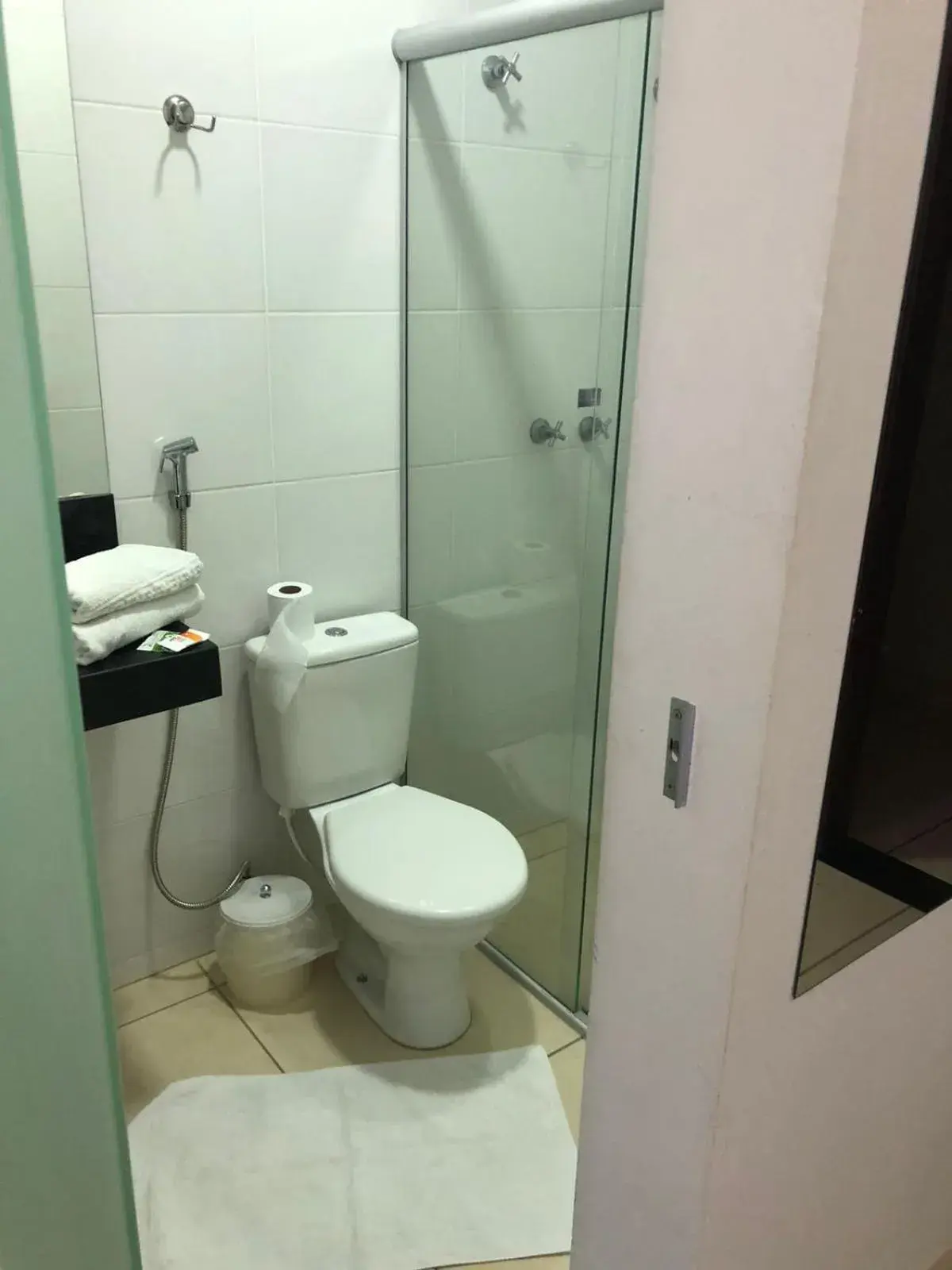 Single Room with Fan - single occupancy in Victor Plaza Formiga Single Room with Fan - single occupancy in Victor Plaza Formiga