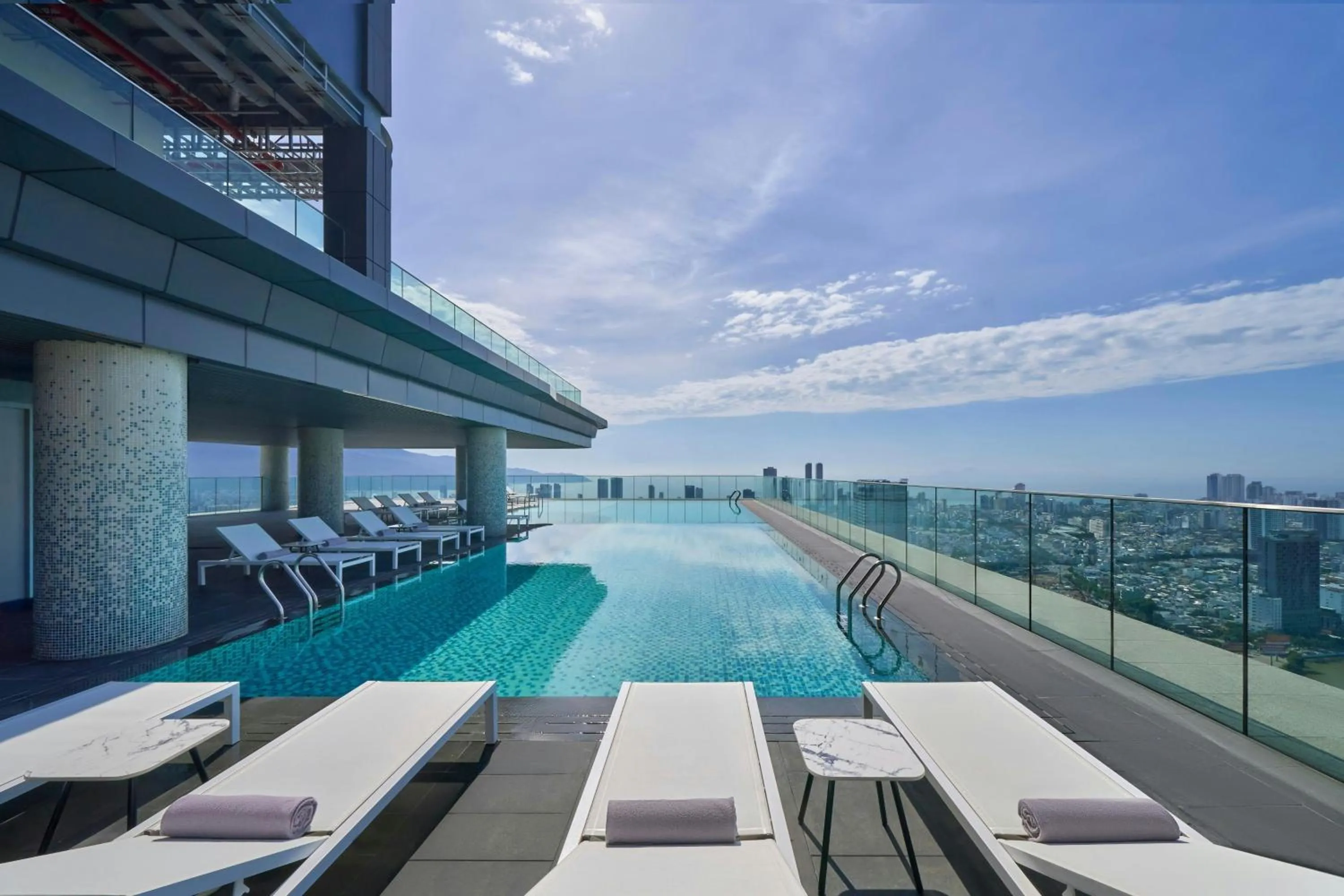 Swimming pool in Courtyard by Marriott Danang Han River