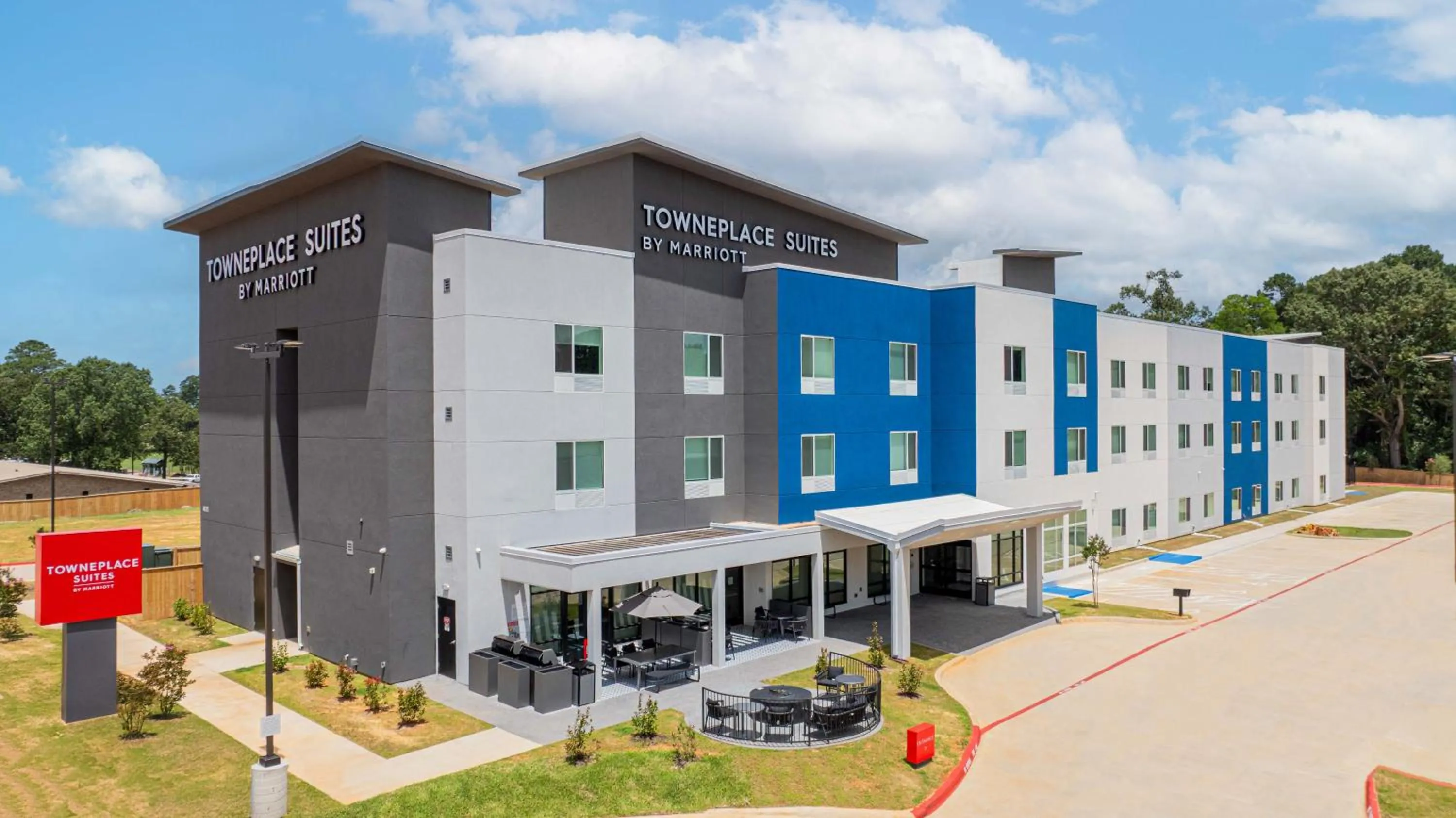 Property building in TownePlace Suites Longview