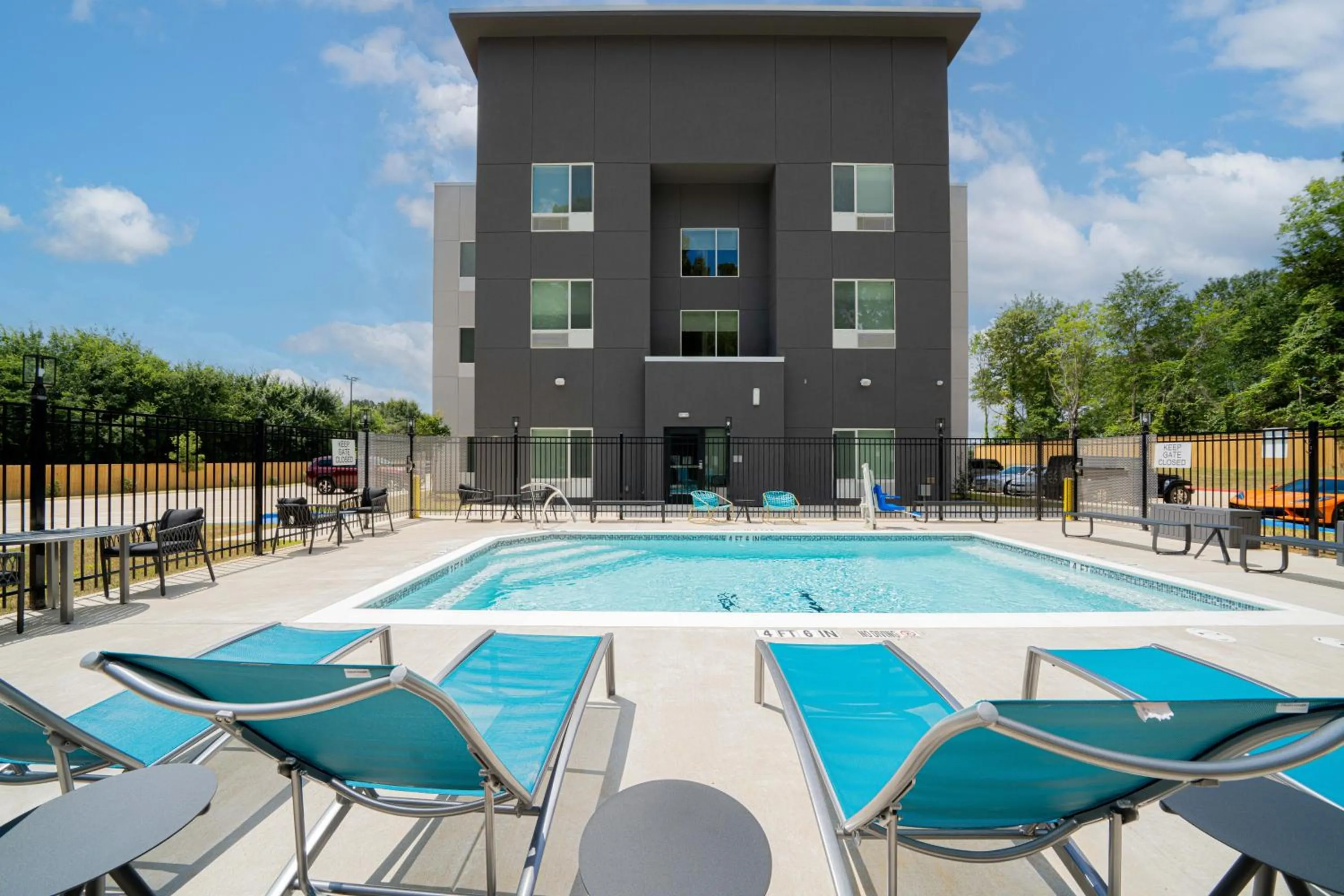 Property building in TownePlace Suites Longview