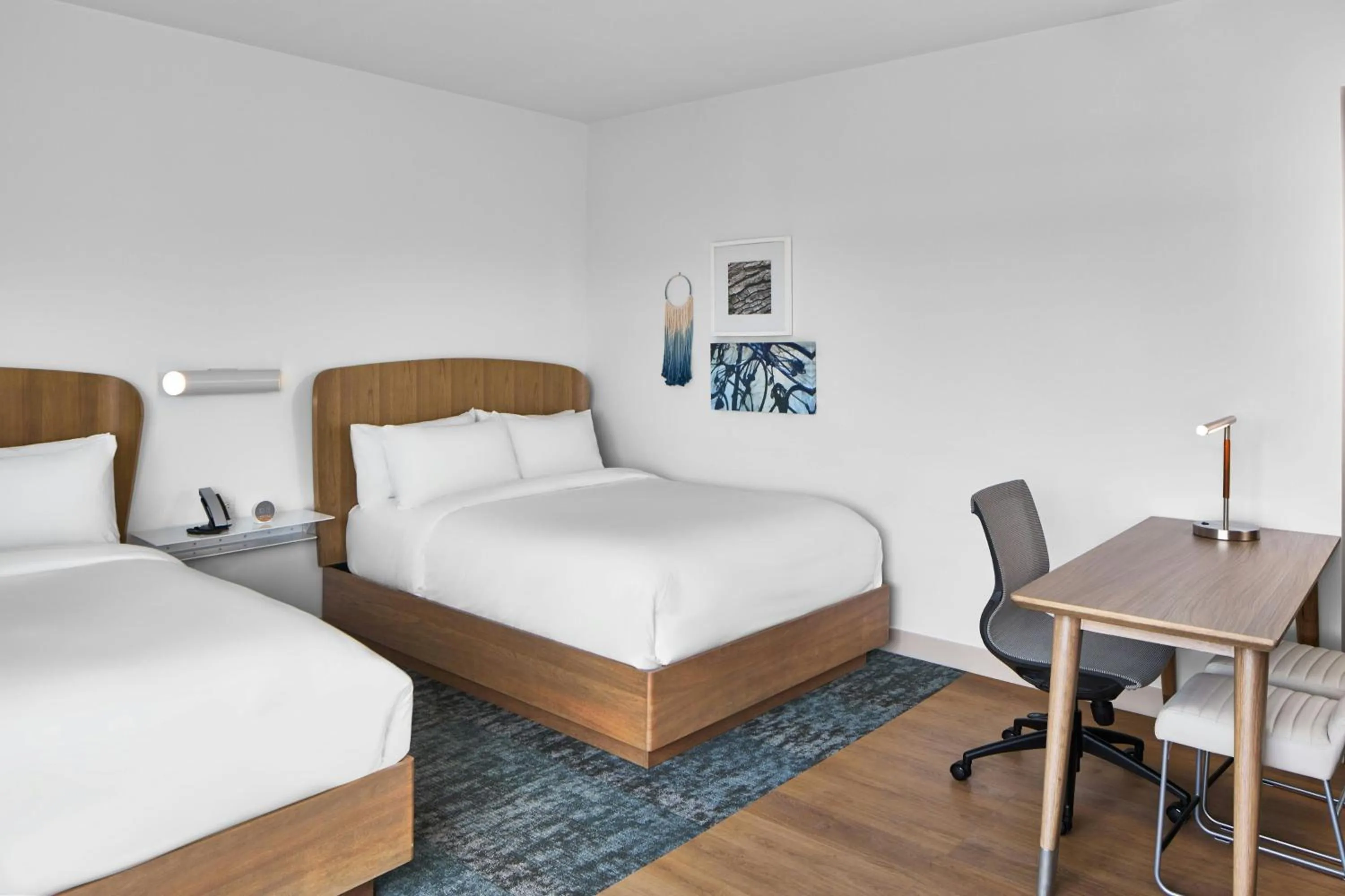 Photo of the whole room, Bed in Element Wilmington