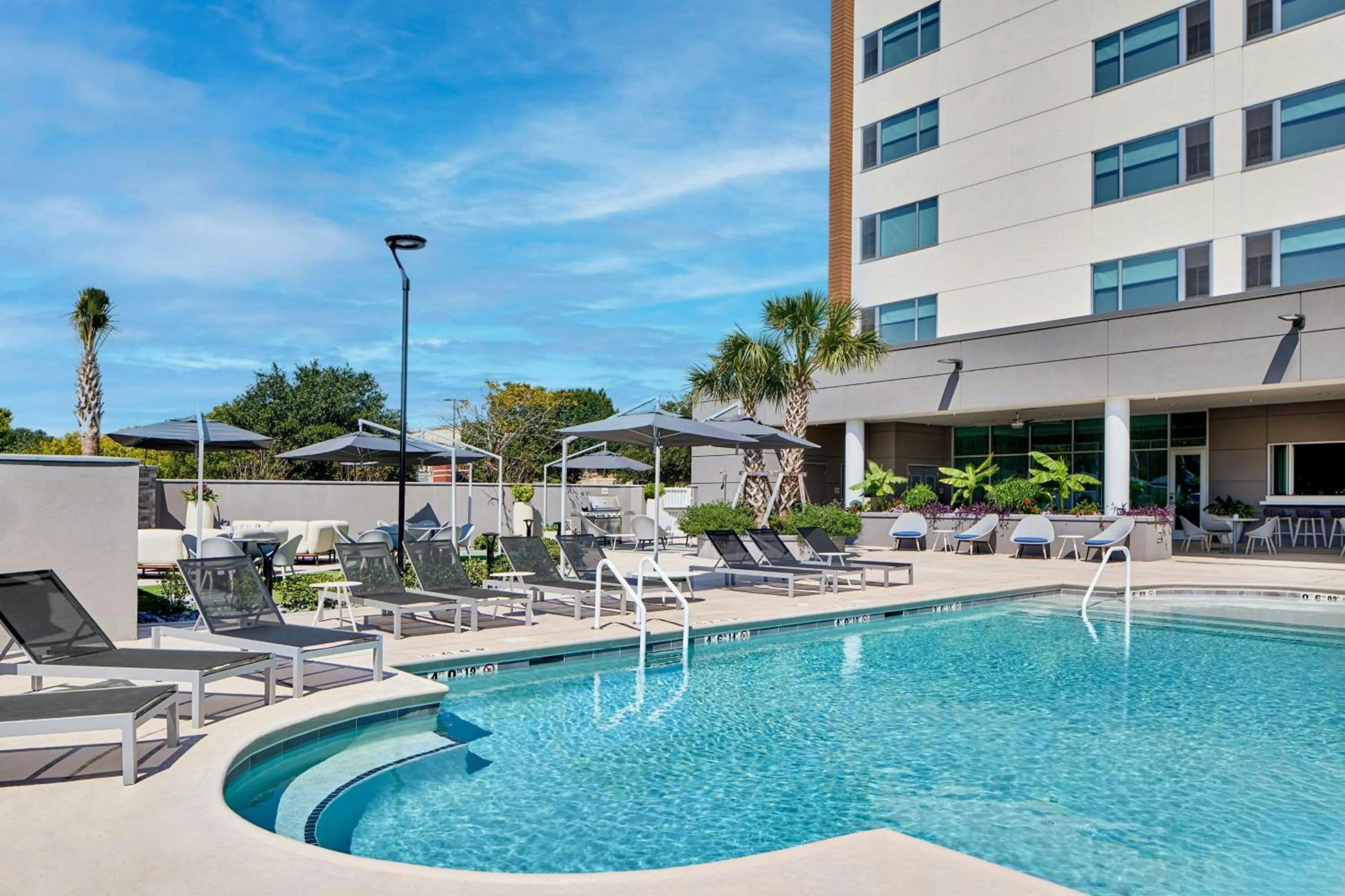 Swimming pool in Element Wilmington