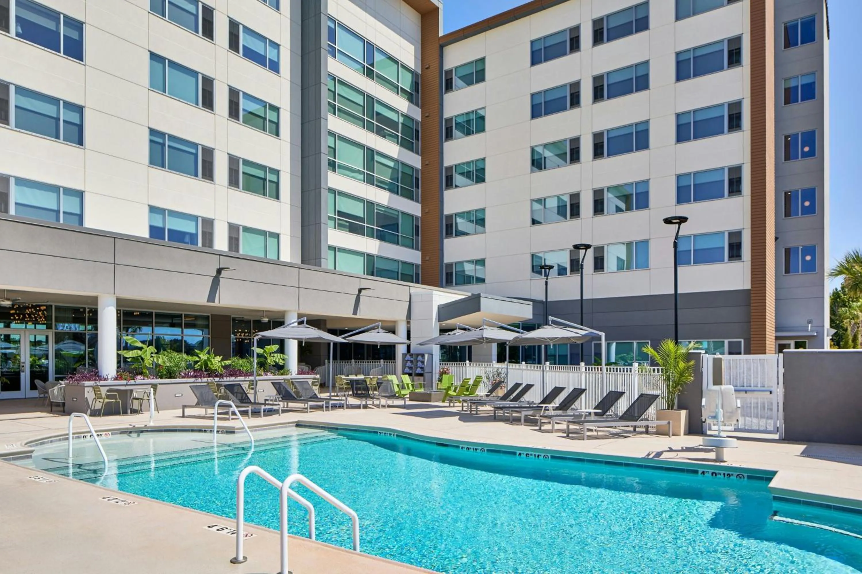 Swimming pool in Element Wilmington