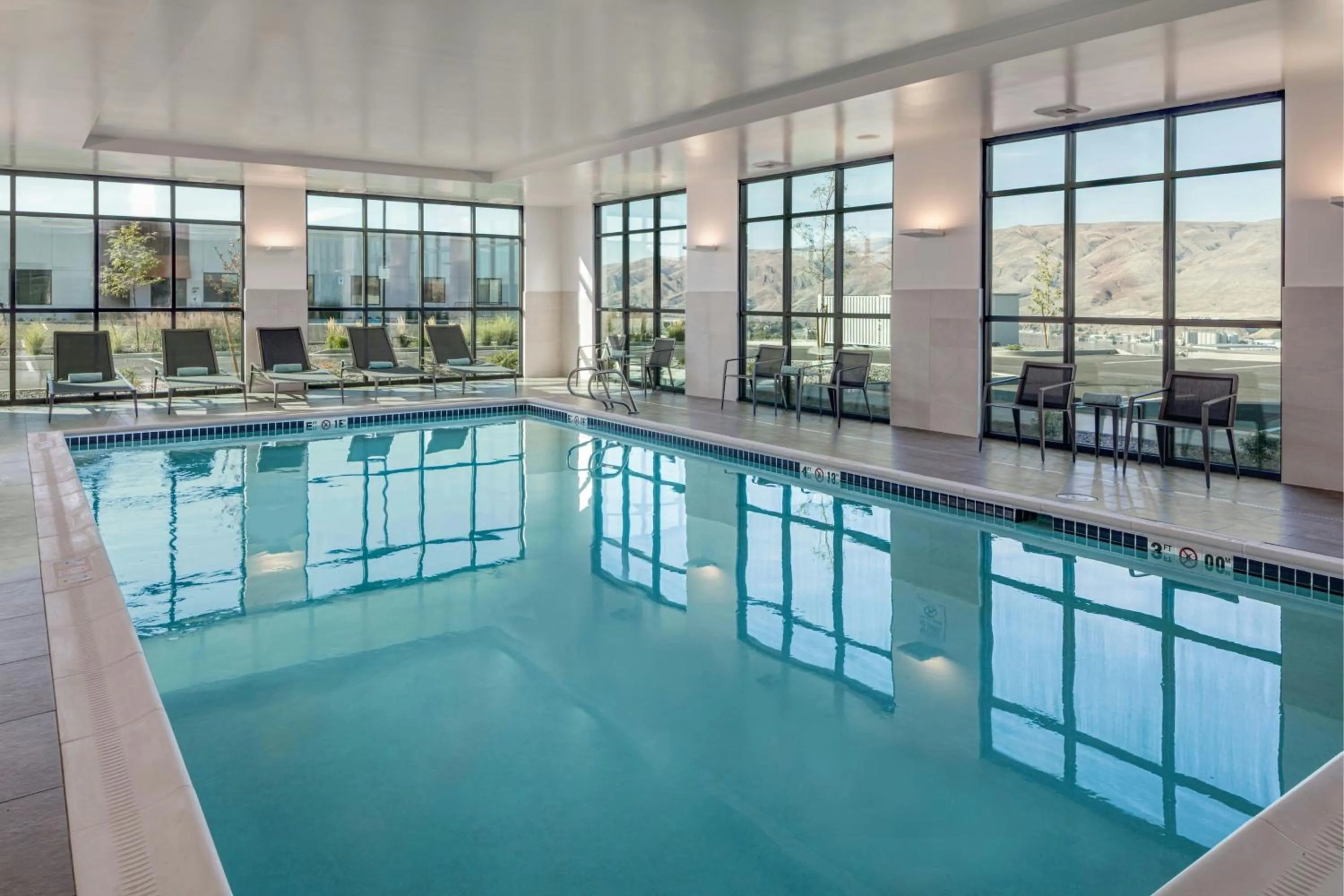 Swimming pool in Courtyard Lewiston