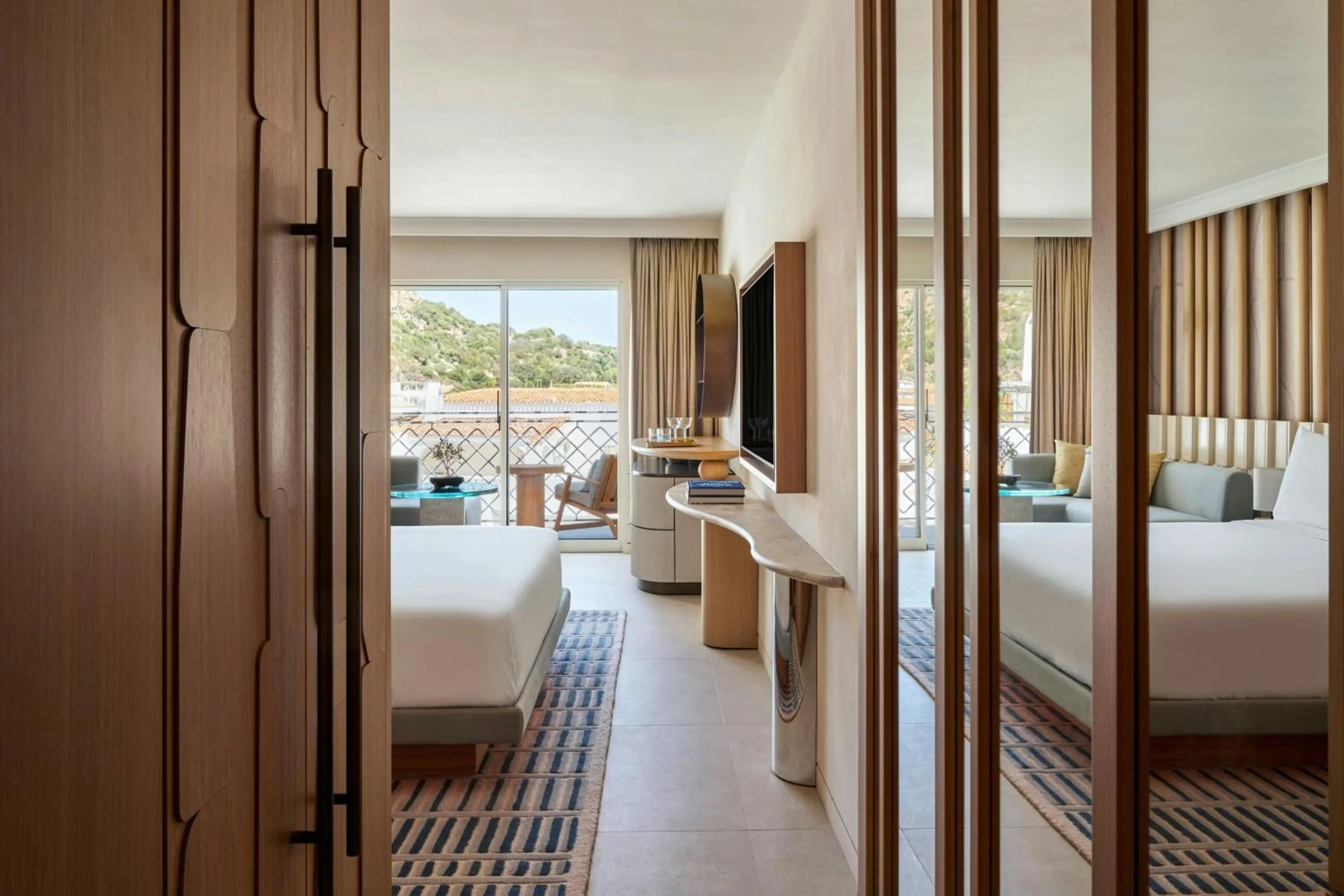 Photo of the whole room, Bed in W Sardinia - Poltu Quatu