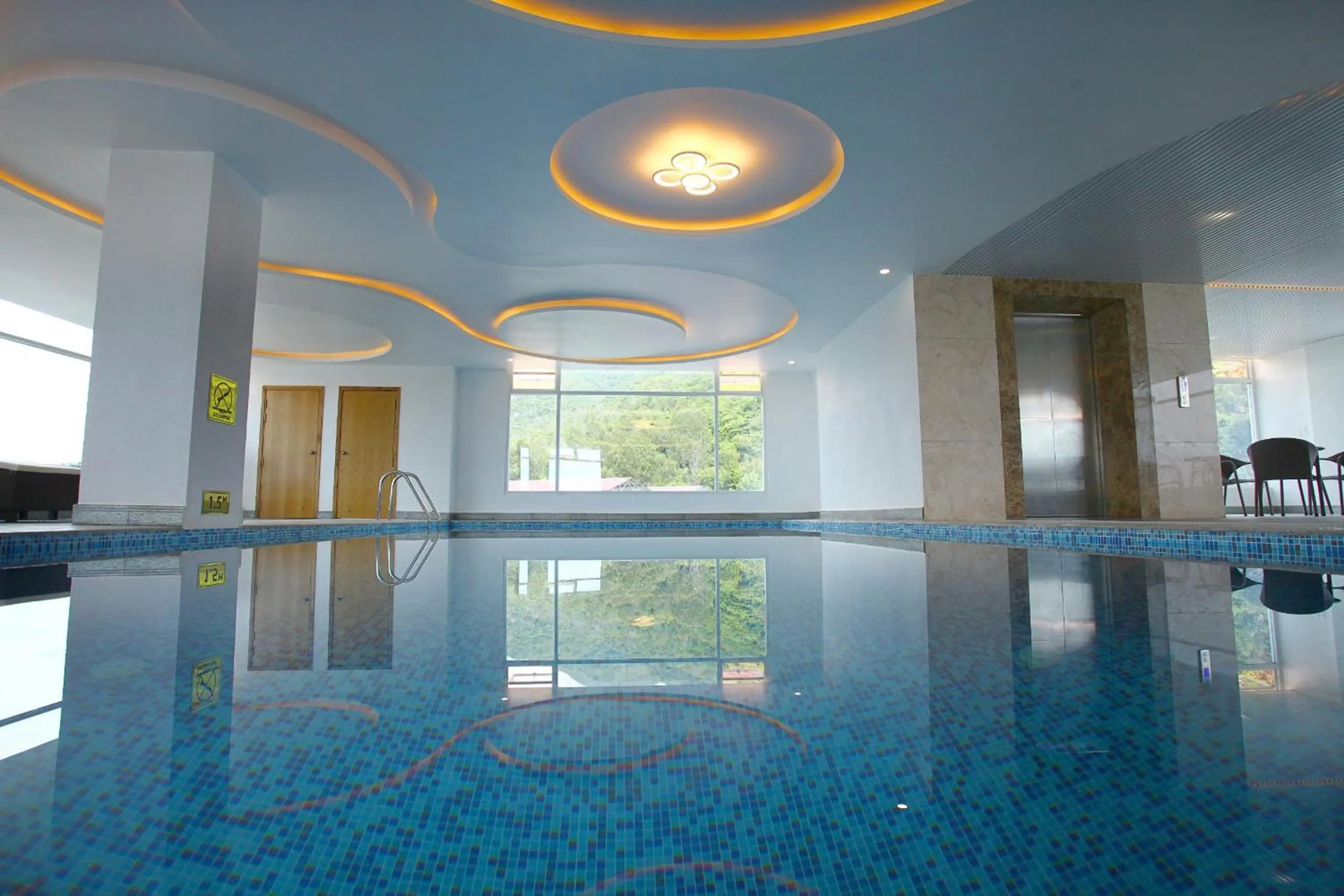 Swimming pool in Glamour Hotel Nha Trang