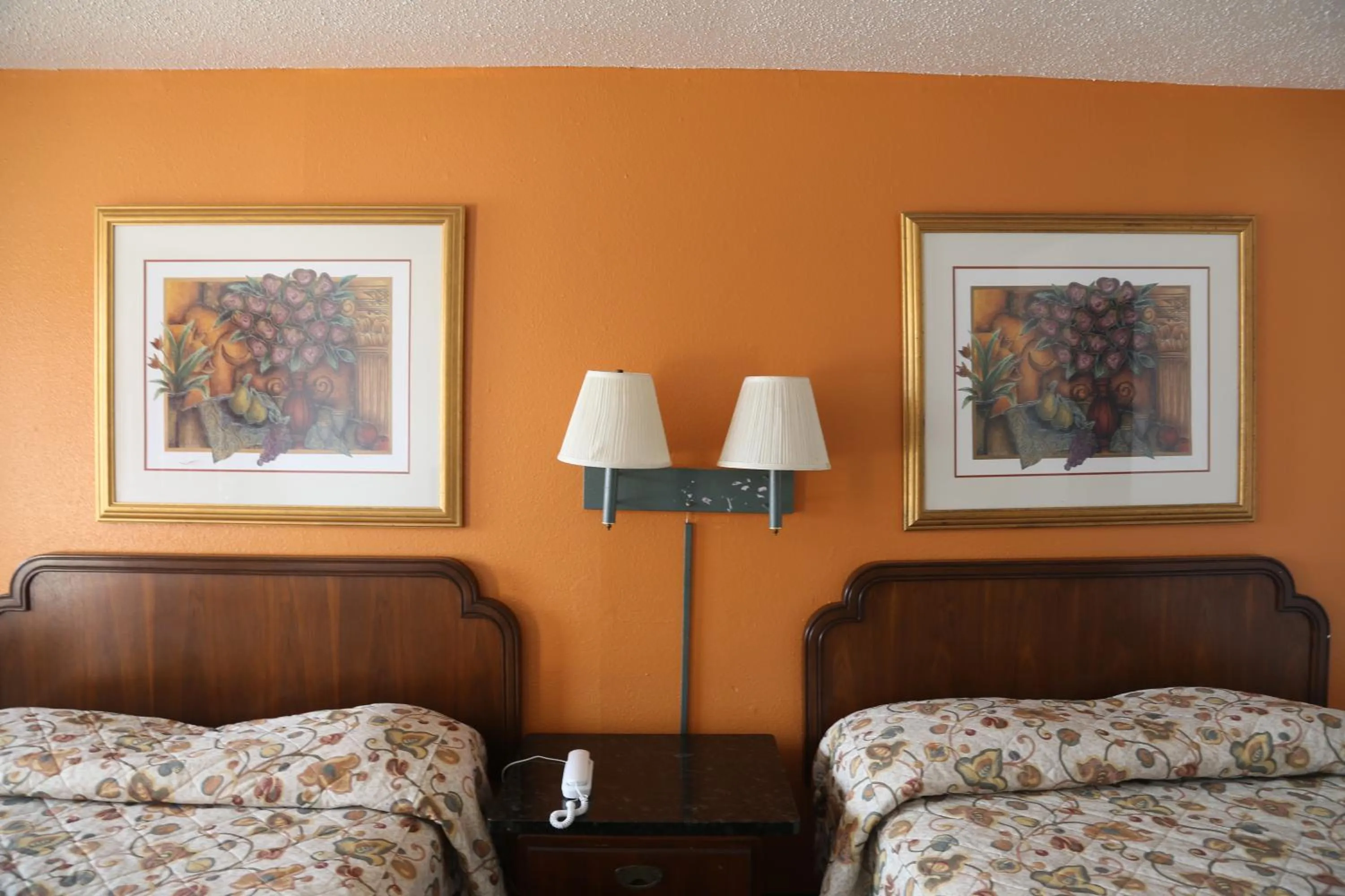 Bedroom, Bed in Sherman Inn