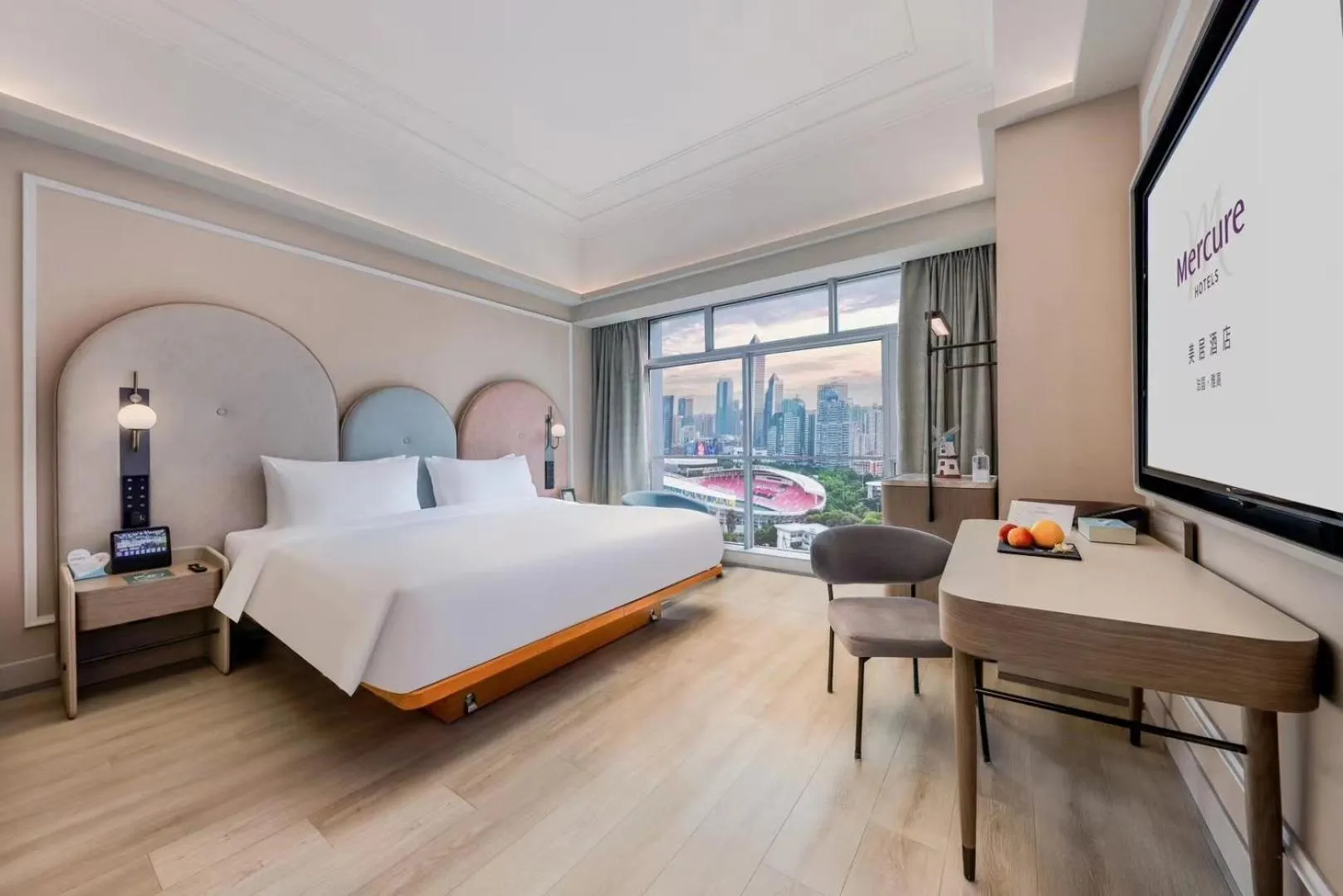 TV and multimedia, Bed in Mercure Guangzhou Tianhe Sports Center