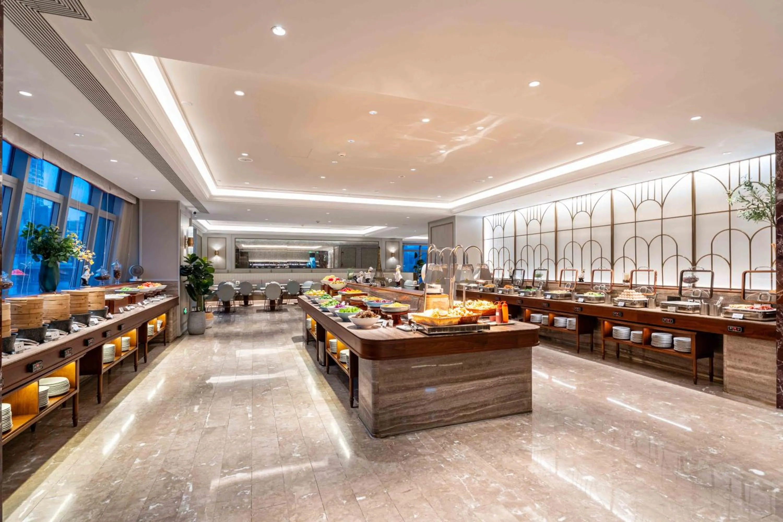 Restaurant/places to eat in Mercure Guangzhou Tianhe Sports Center