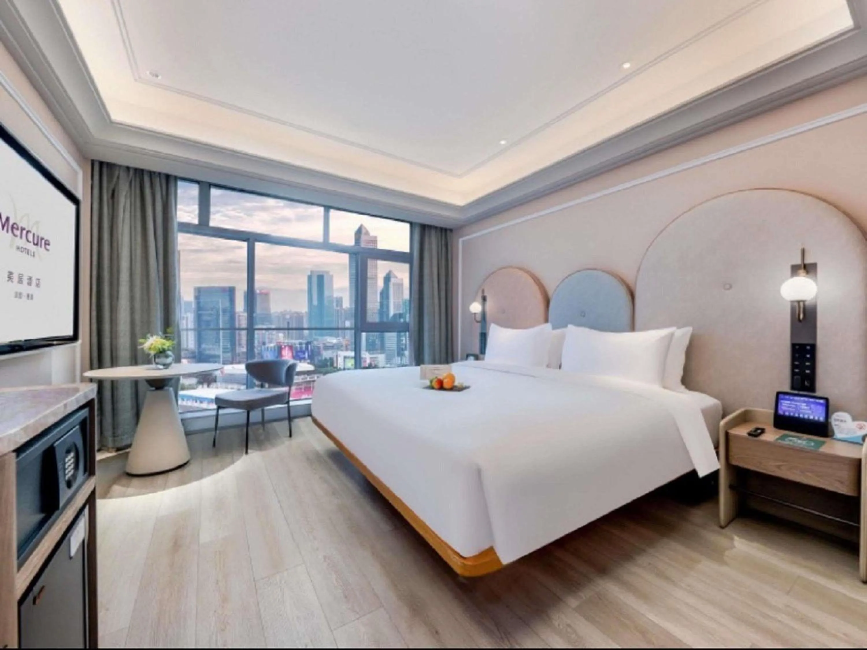 Bedroom, Bed in Mercure Guangzhou Tianhe Sports Center
