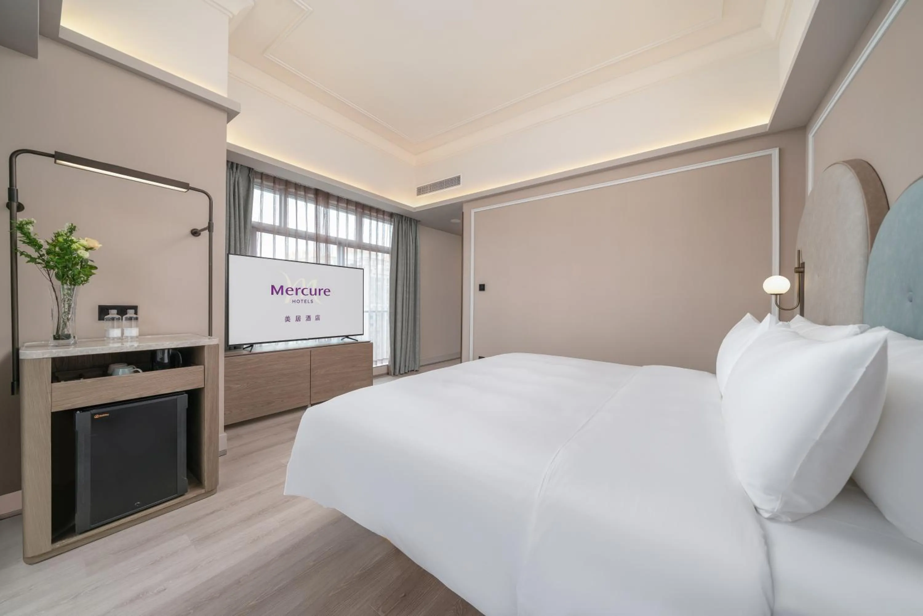 Bed in Mercure Guangzhou Tianhe Sports Center