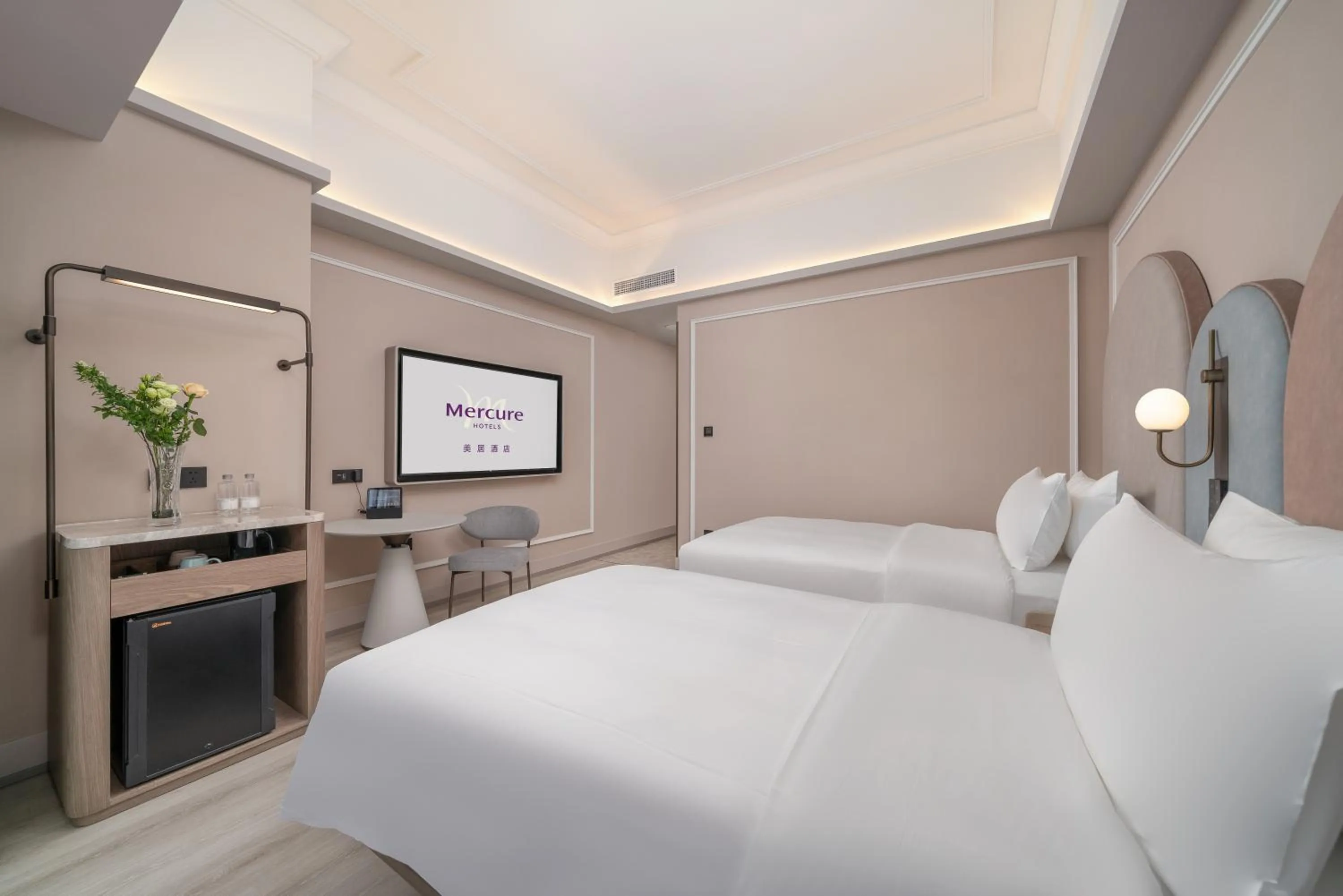 Bed in Mercure Guangzhou Tianhe Sports Center