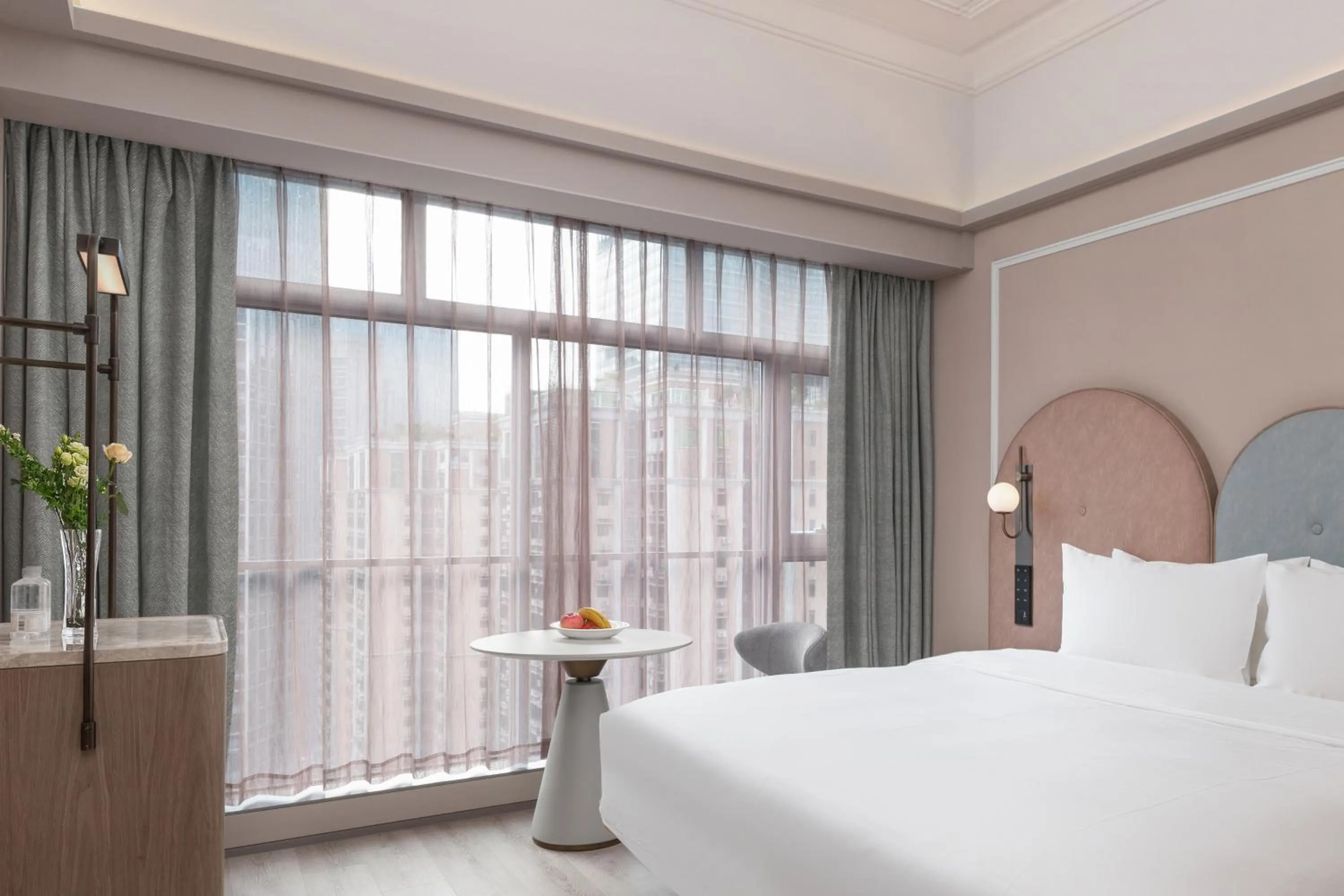 Bed in Mercure Guangzhou Tianhe Sports Center