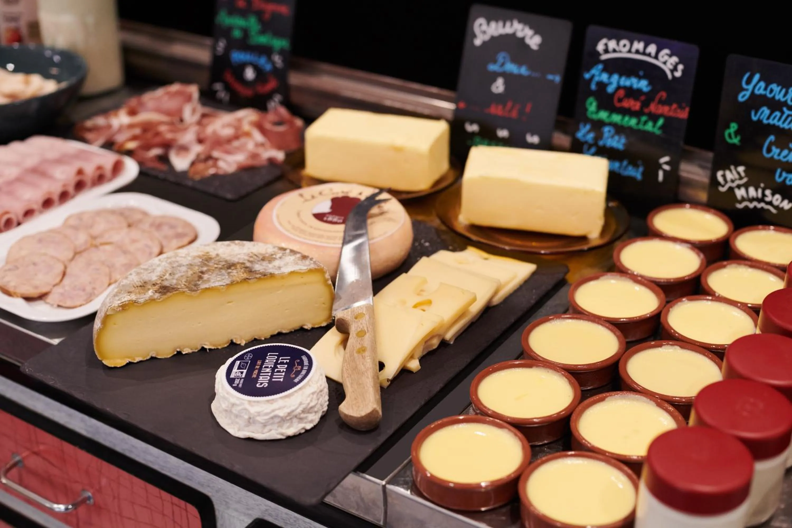 Breakfast in Greet Hôtel Saint-Nazaire Trignac Nouvelle Marque du Groupe Accor