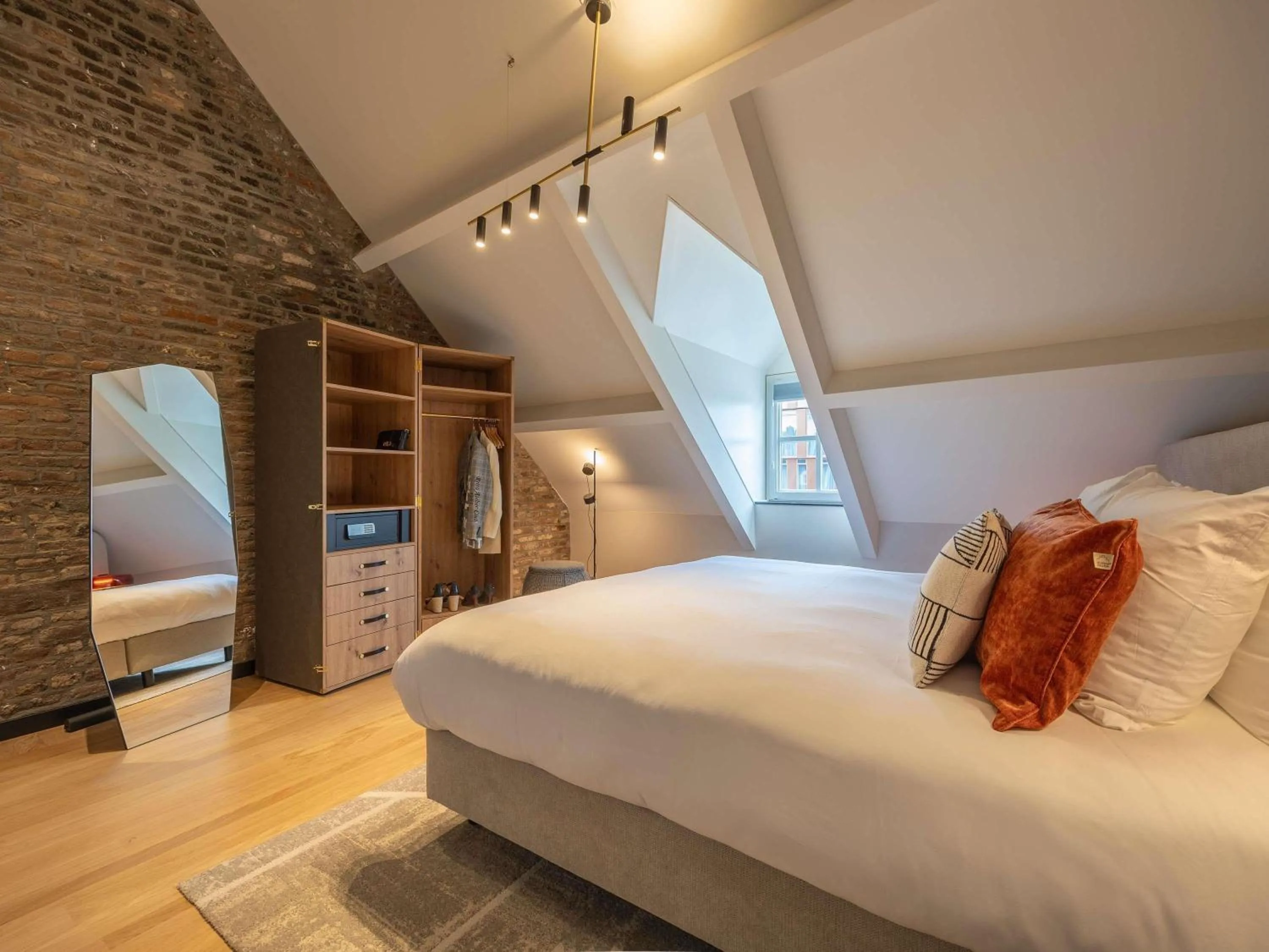 Bedroom, Bed in Hotel Maison Maastricht Centrum - Handwritten Collection