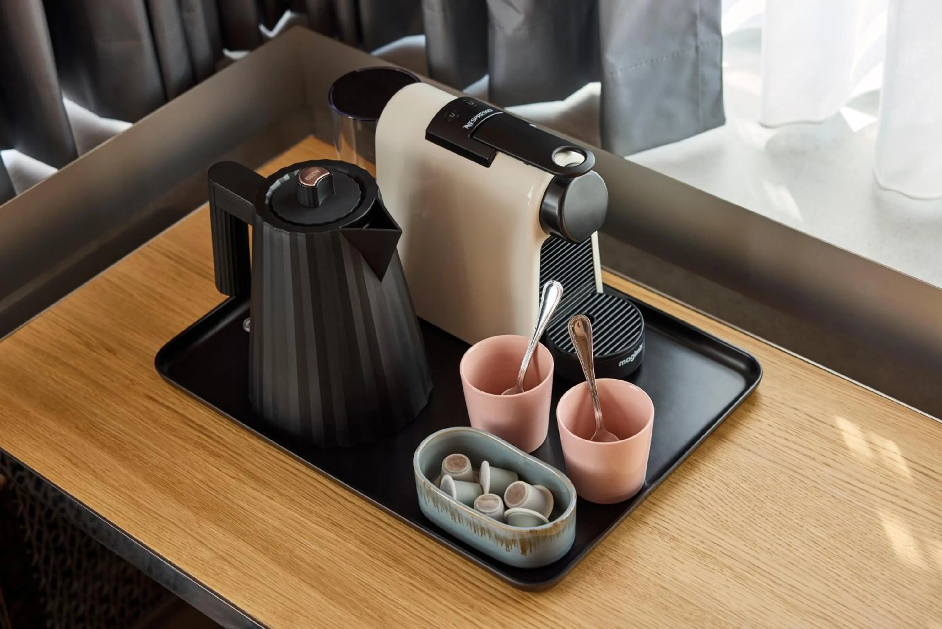 Coffee/tea facilities in Mama Shelter Zurich