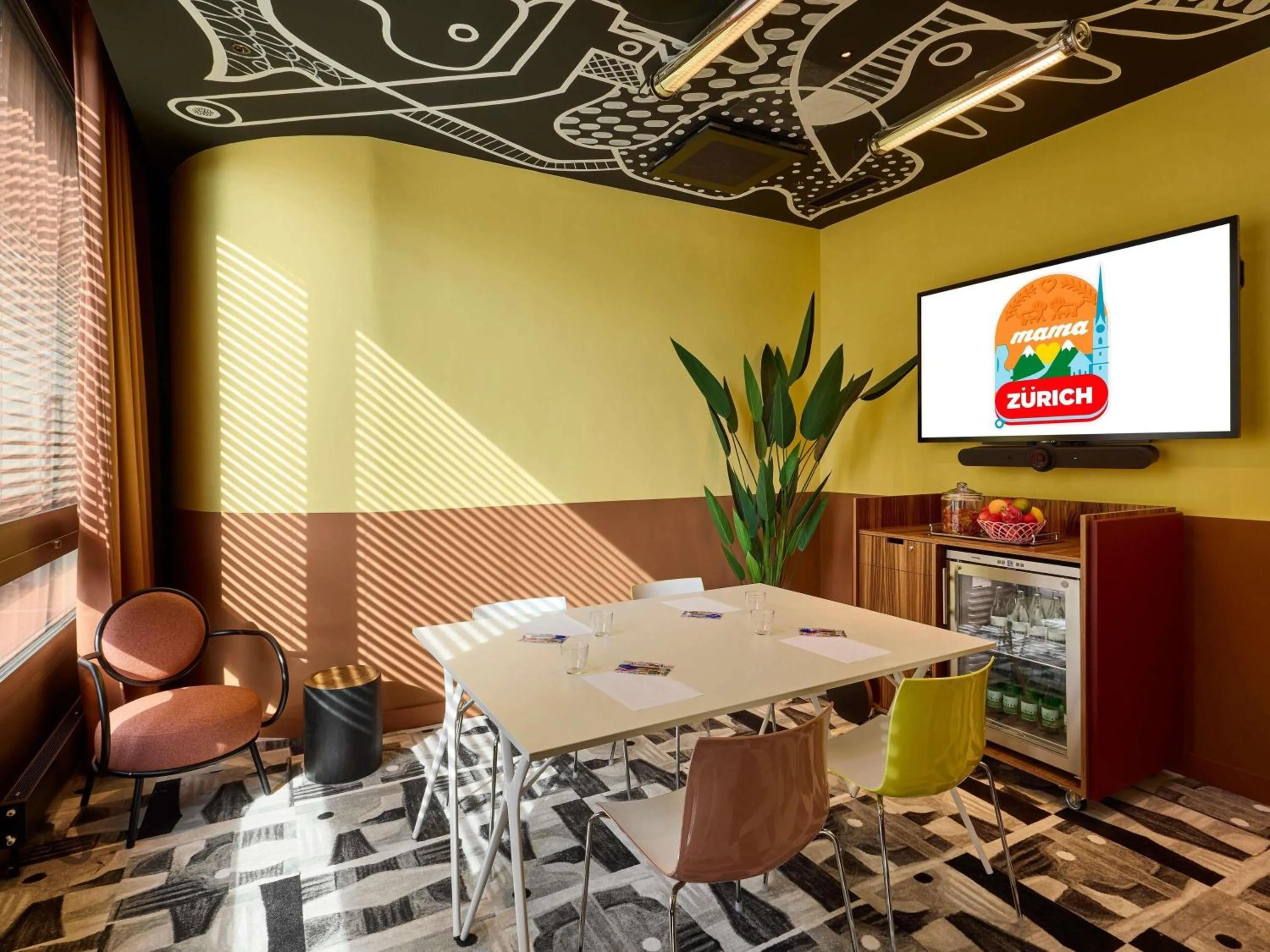 Meeting/conference room in Mama Shelter Zurich