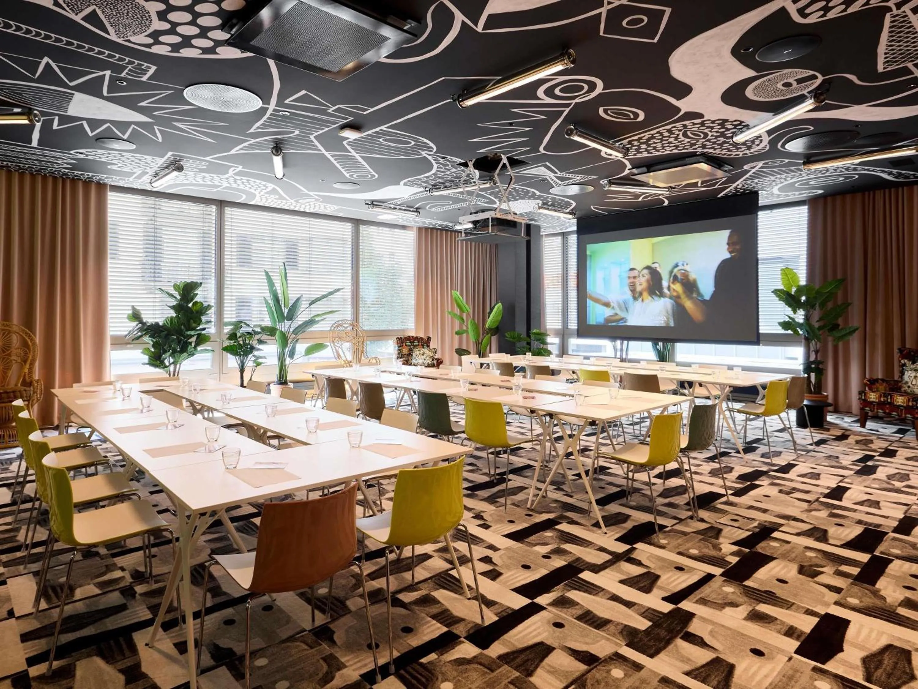 Meeting/conference room in Mama Shelter Zurich