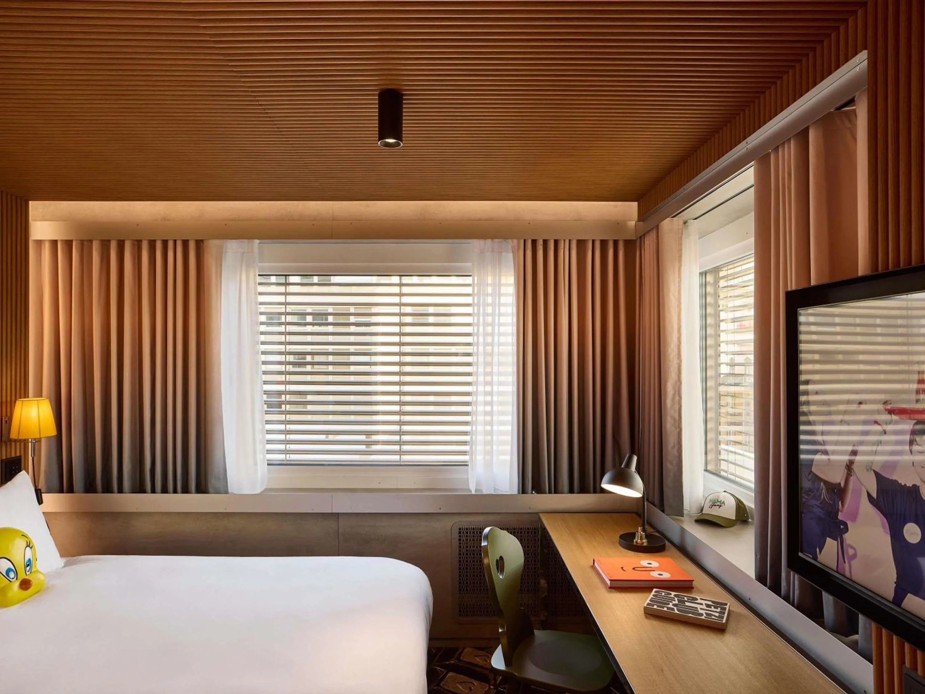 Bedroom, Bed in Mama Shelter Zurich