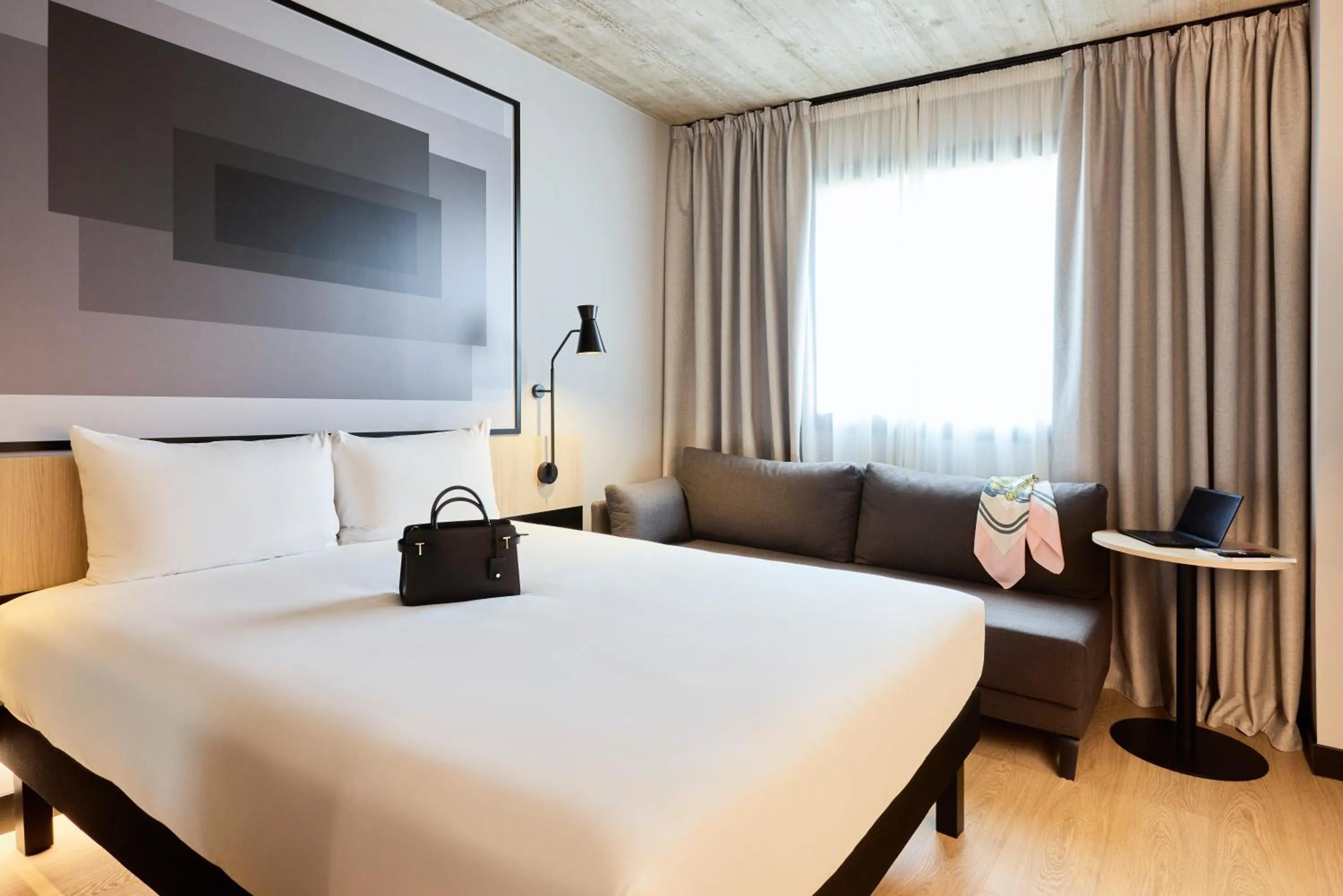 Bed in ibis Madrid Norte Las Tablas