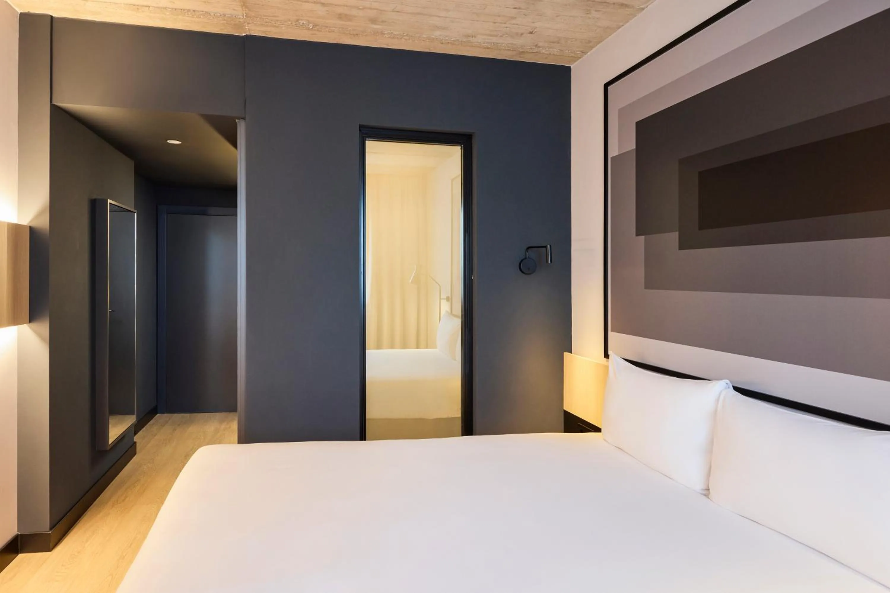 Bed in ibis Madrid Norte Las Tablas
