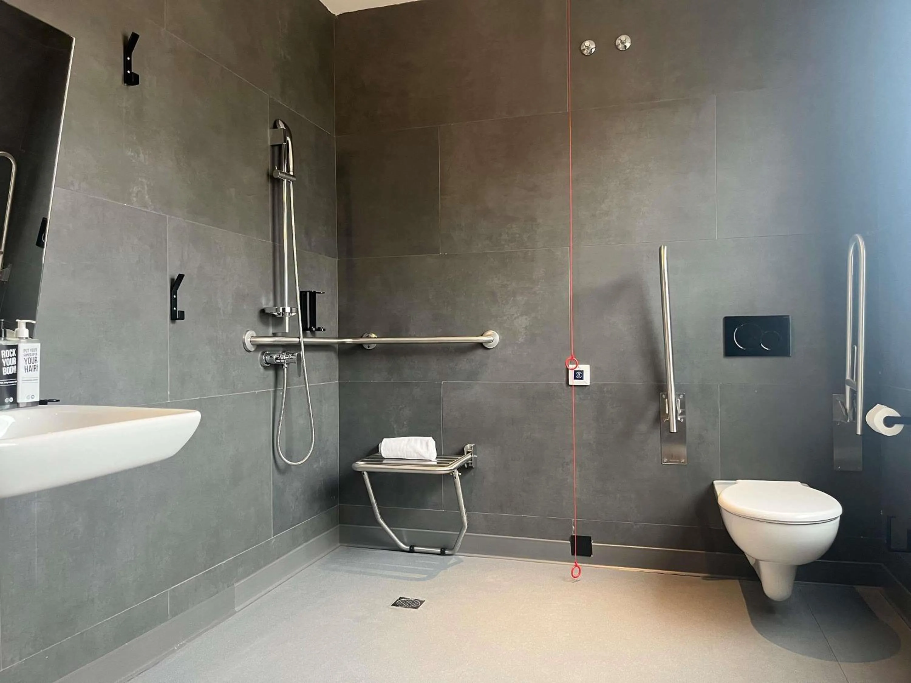 Bedroom in ibis Madrid Norte Las Tablas