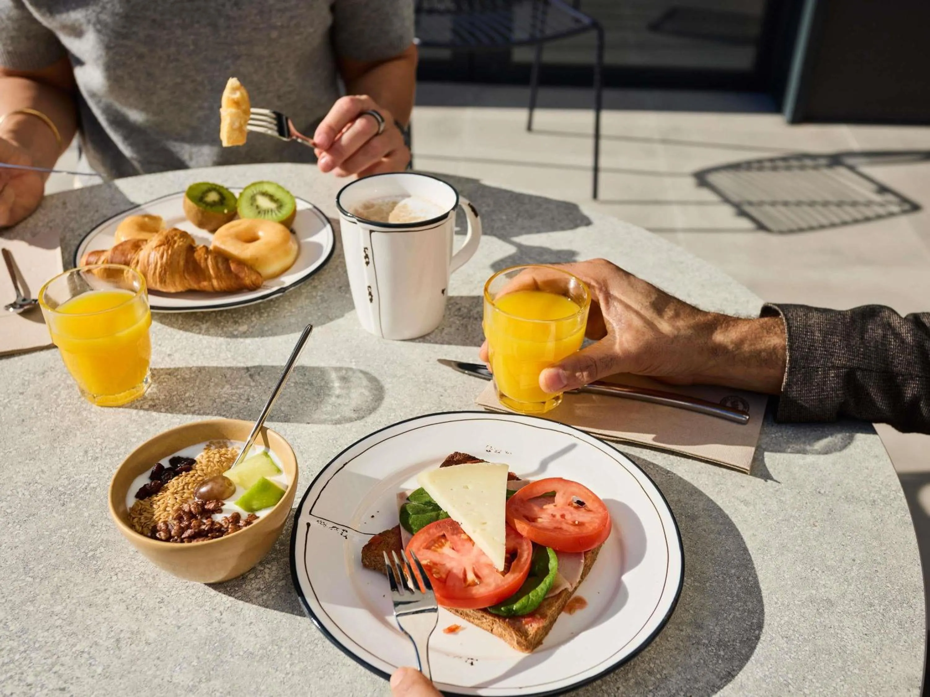 Restaurant/places to eat in ibis Madrid Norte Las Tablas