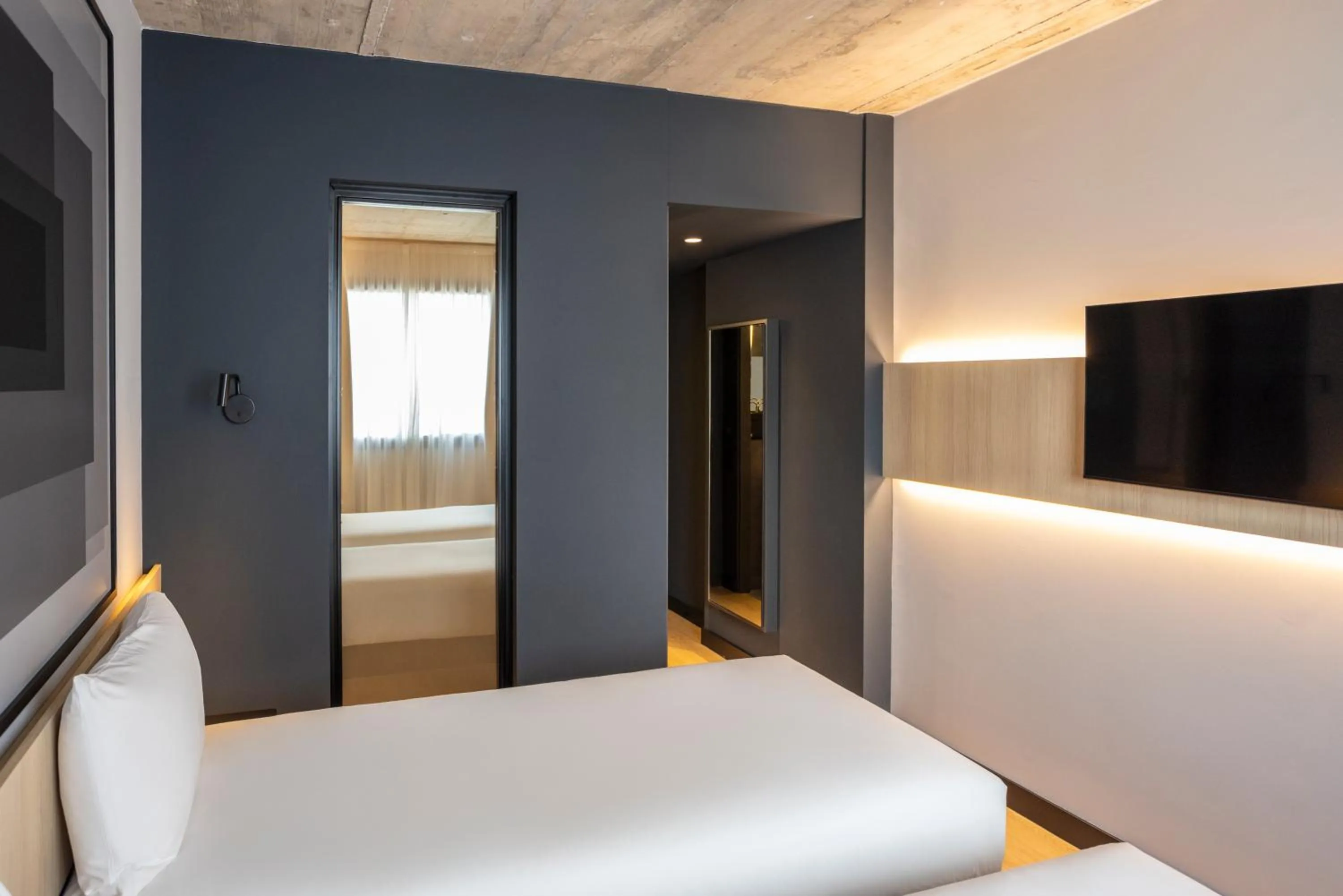 Bed in ibis Madrid Norte Las Tablas