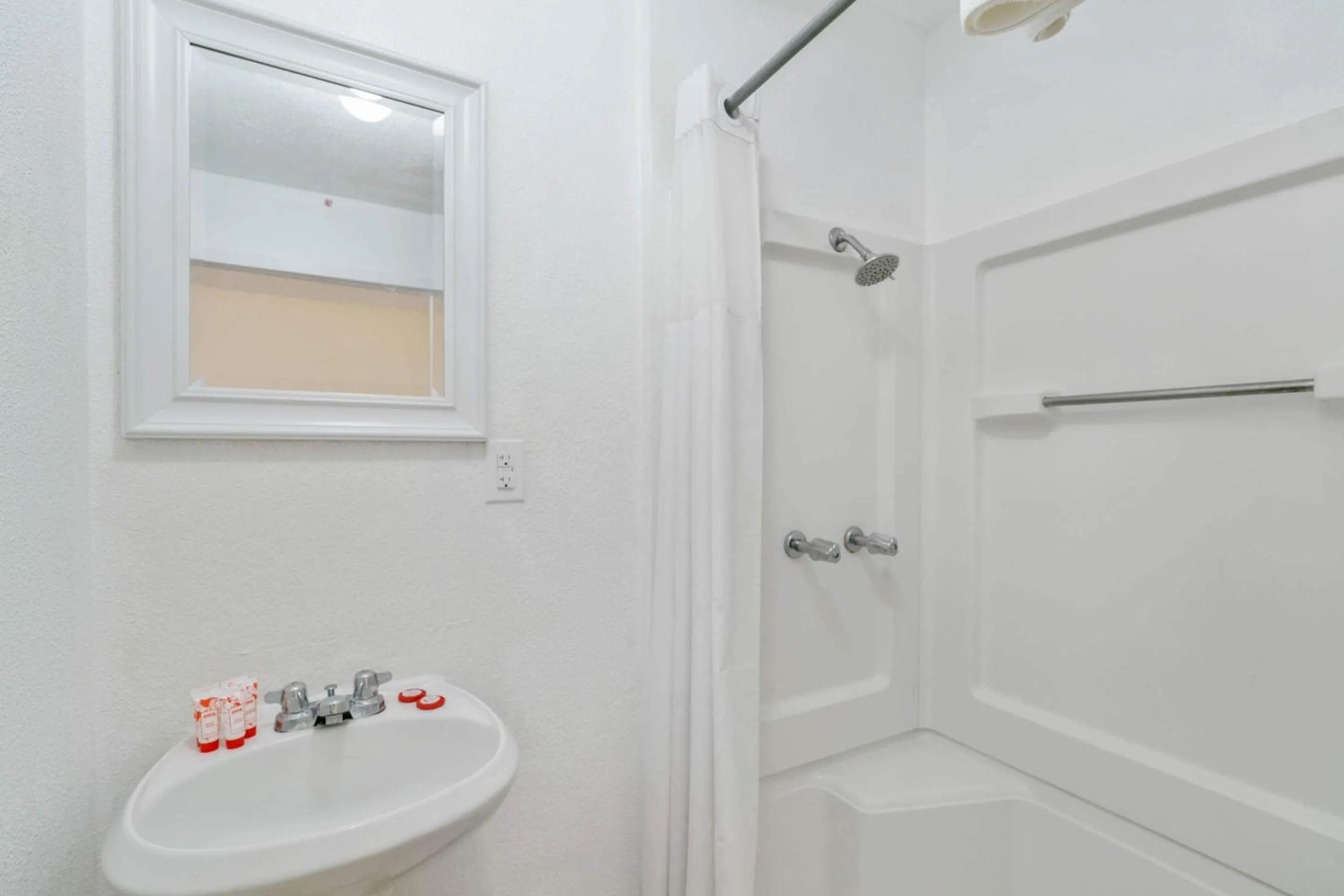 Bathroom in OYO Hotel Rockport- Bay View