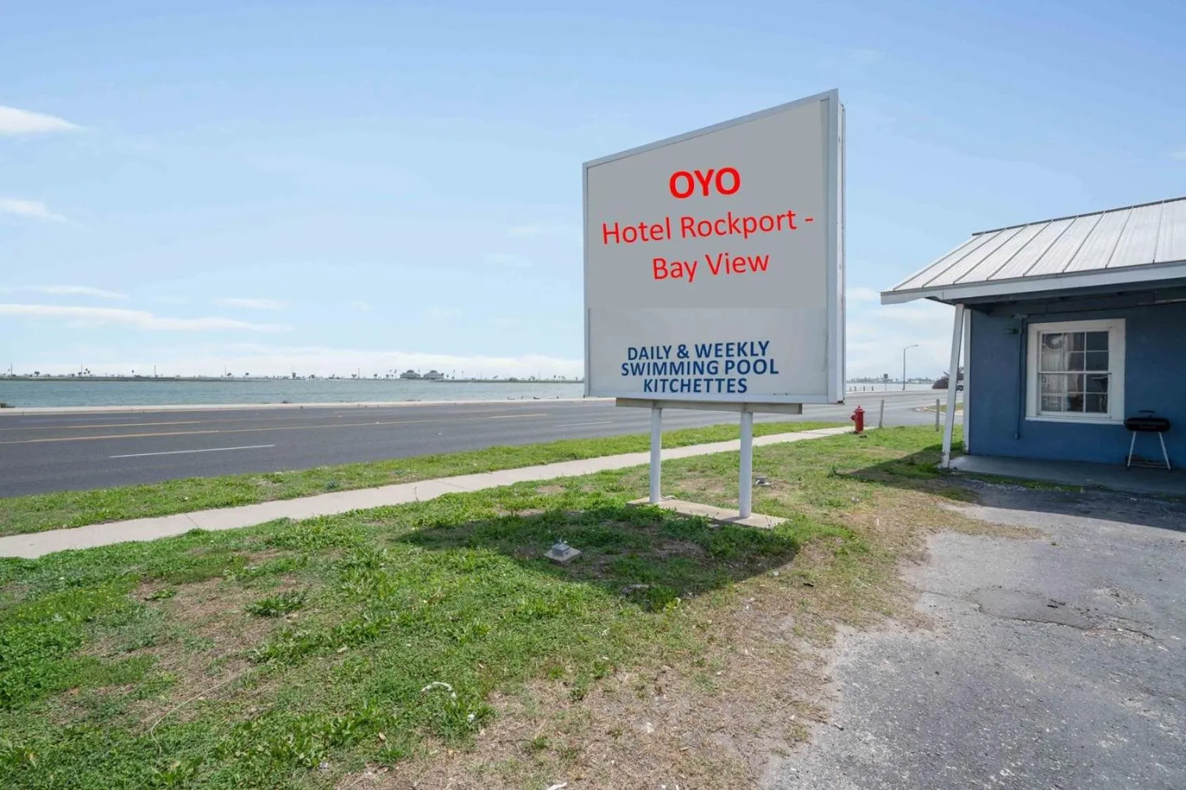 Facade/entrance in OYO Hotel Rockport- Bay View