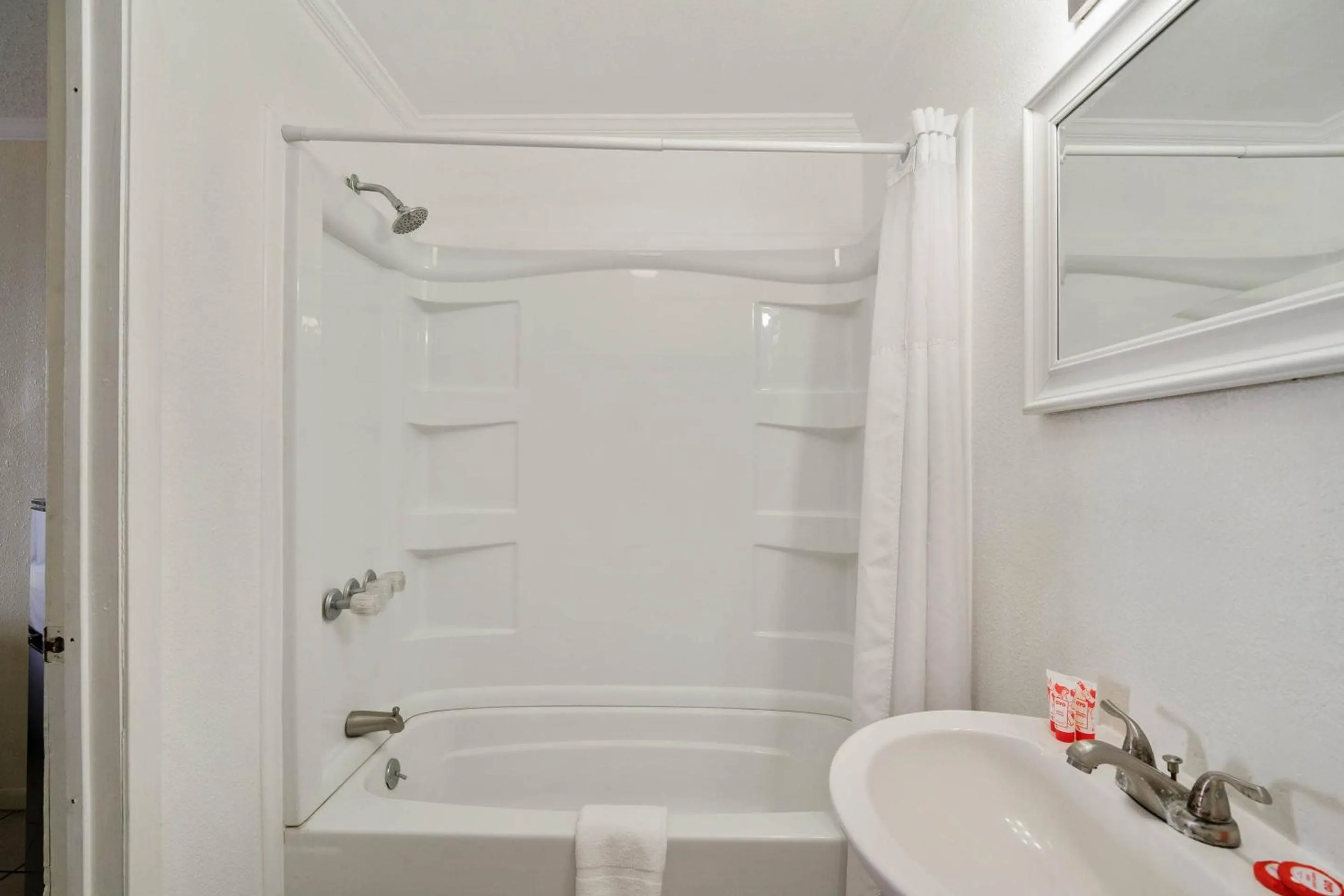 Bathroom in OYO Hotel Rockport- Bay View