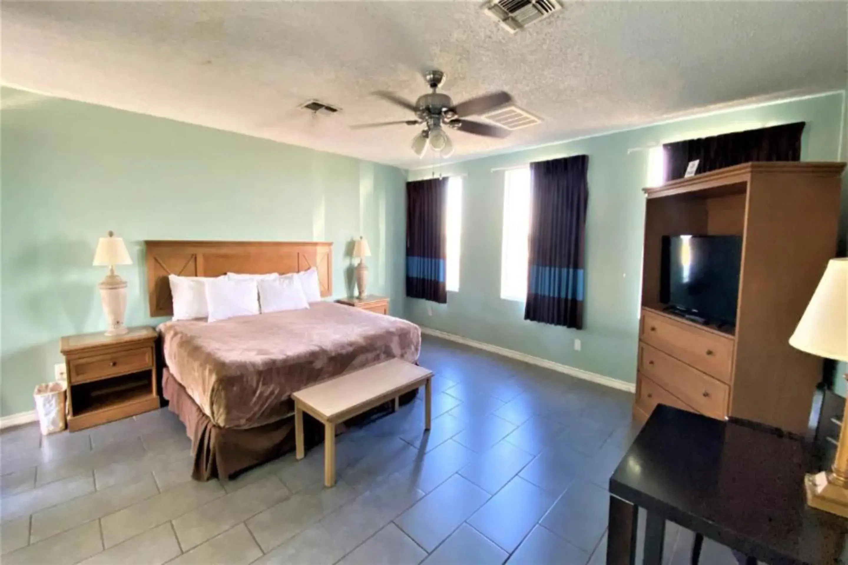 Queen Room in OYO Hotel Rockport- Bay View Queen Room in OYO Hotel Rockport- Bay View