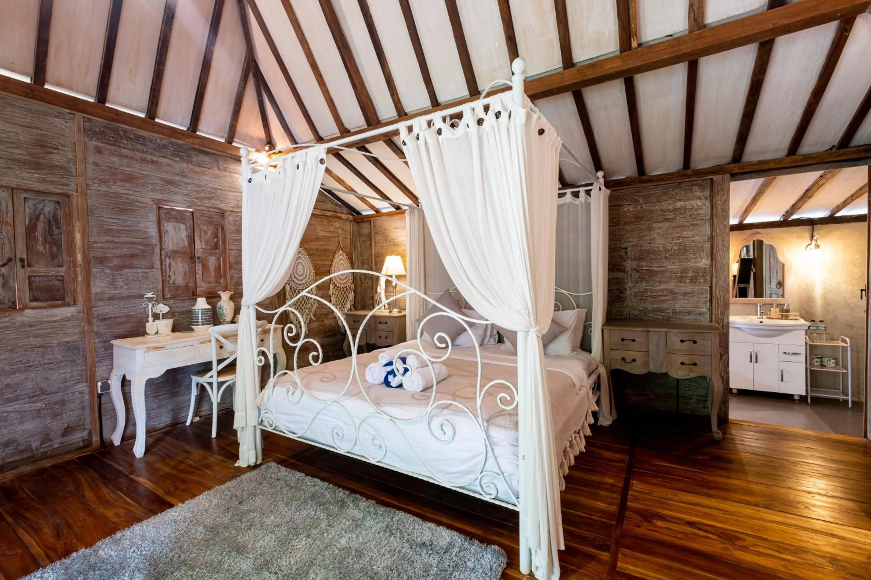 Bedroom, Bed in Kakul Vila