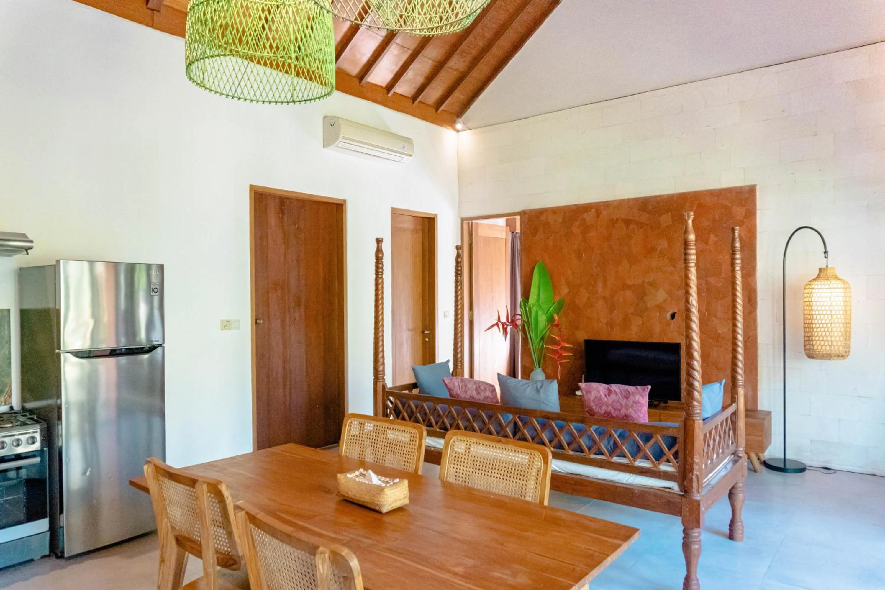 TV and multimedia in Kakul Vila