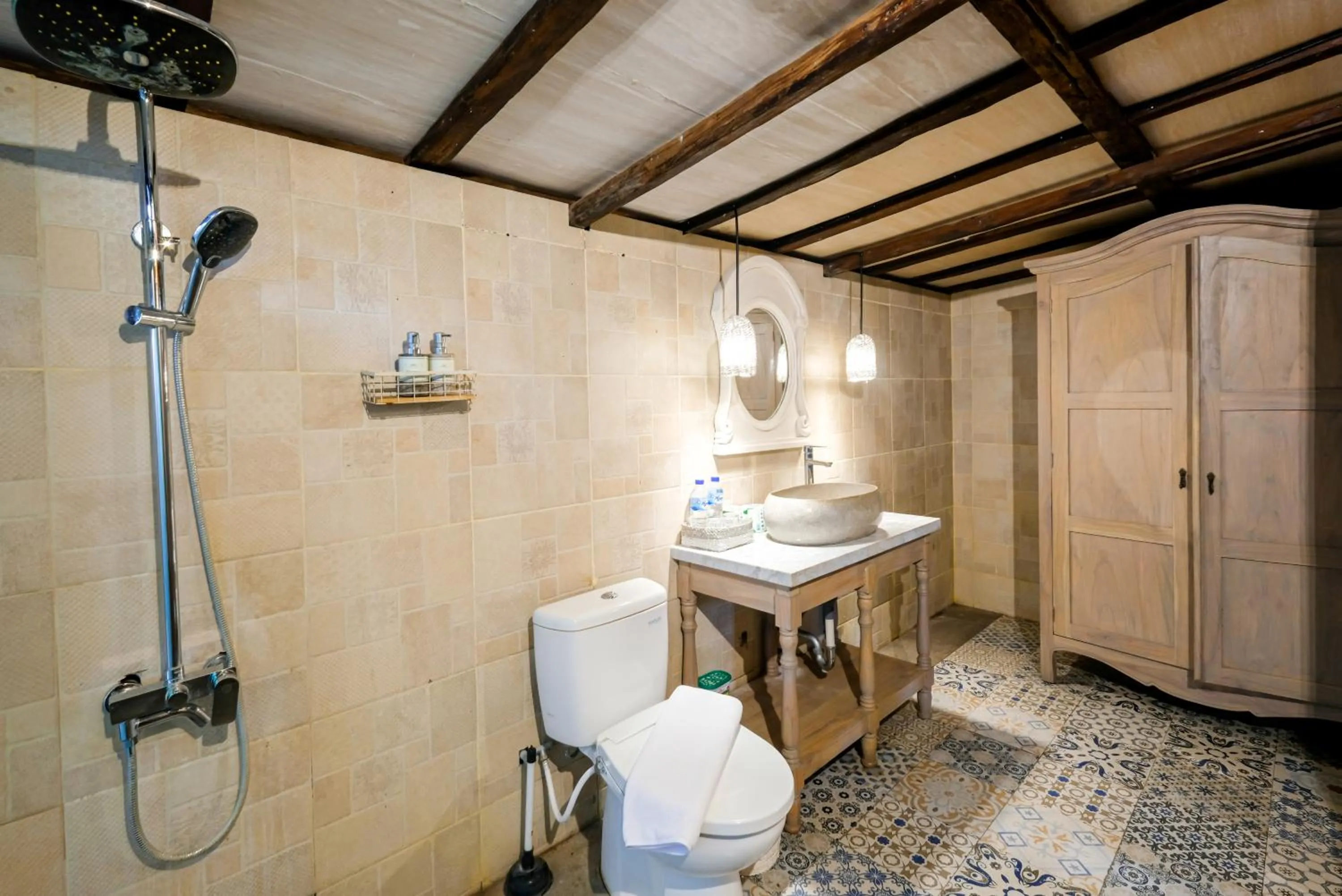 Toilet in Kakul Vila