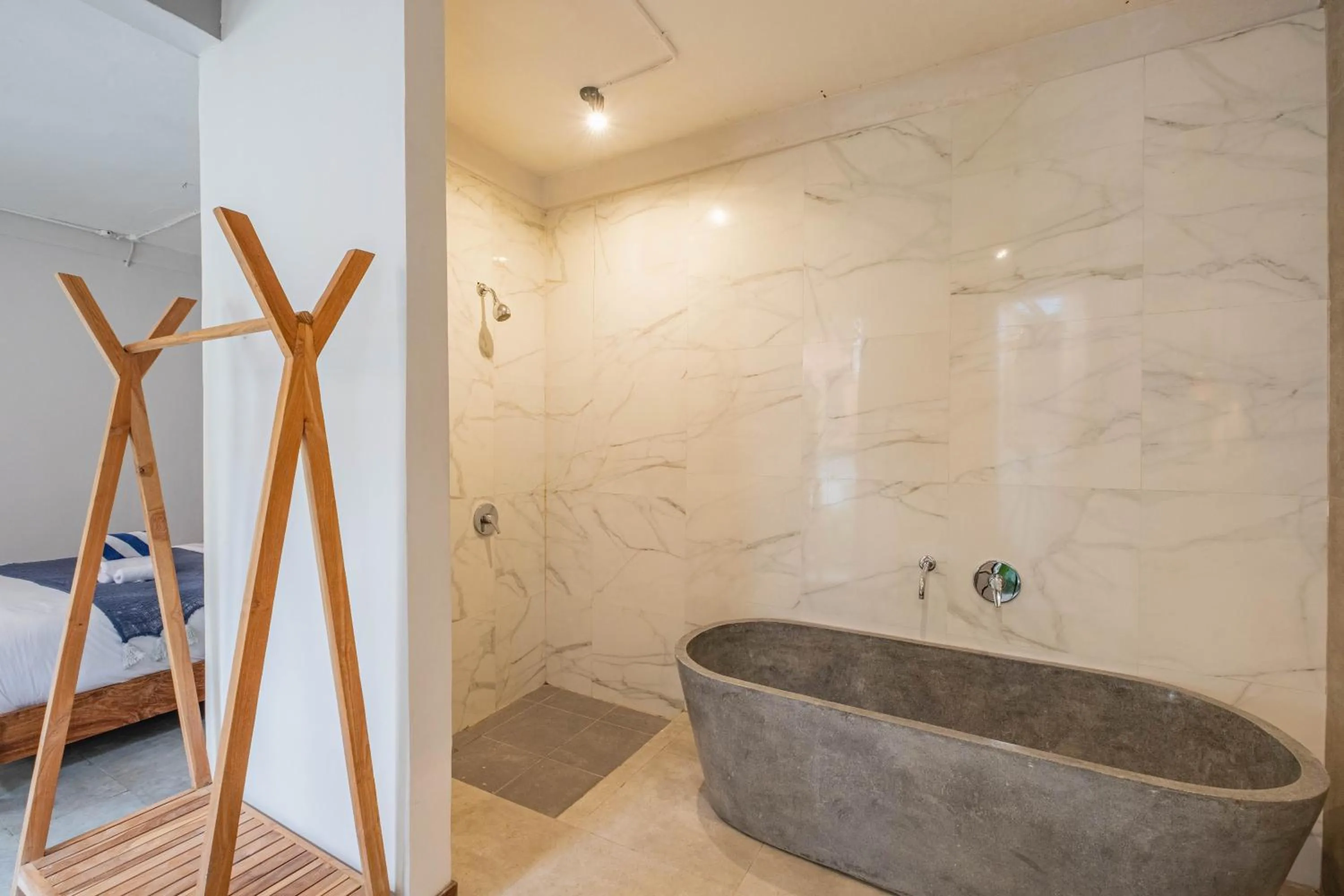 Shower, Bed in Kakul Vila