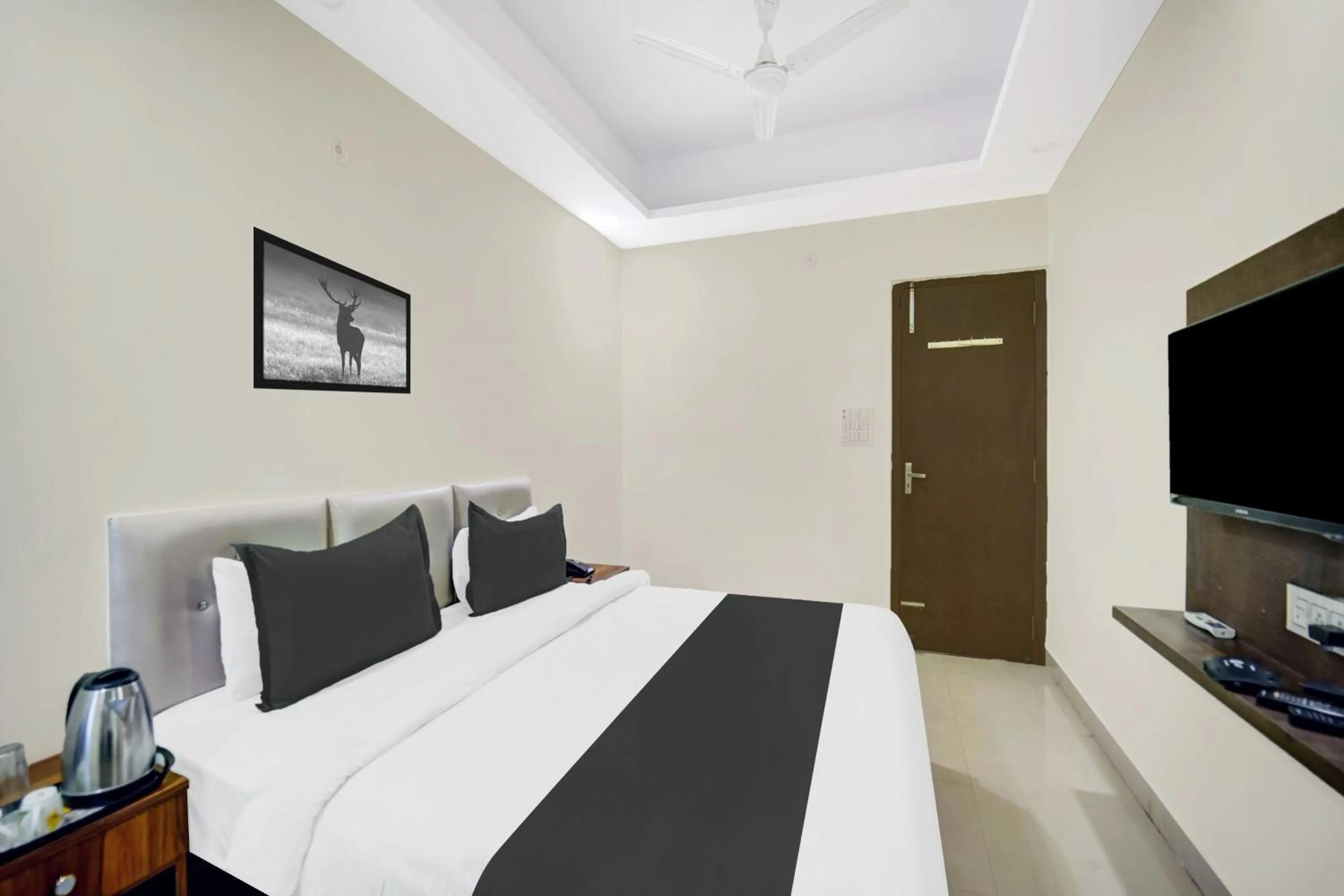 Bedroom, Bed in Super Collection O Rajeev Nagar Near Atal Path Formerly Vinayaka