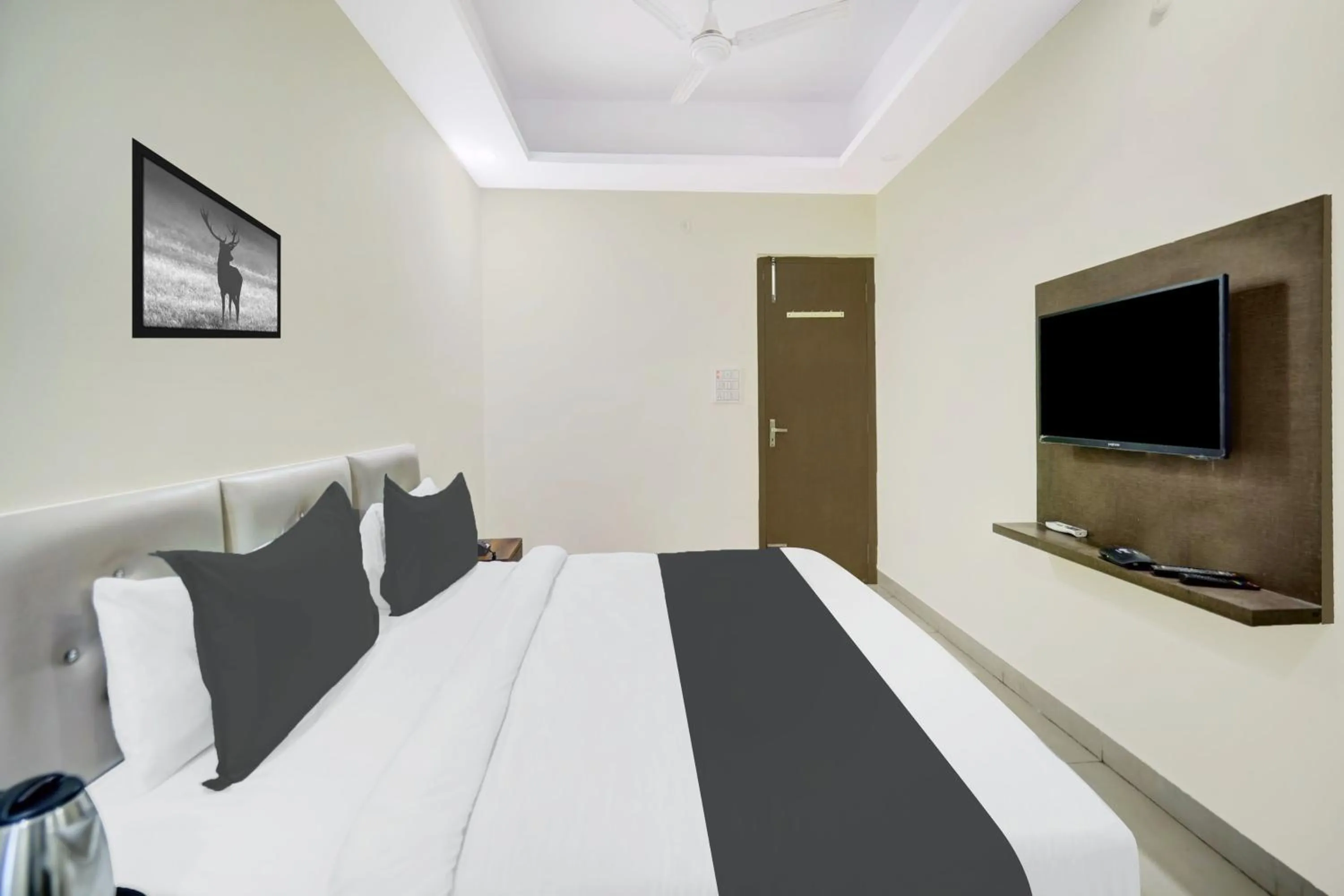 Bedroom, Bed in Super Collection O Rajeev Nagar Near Atal Path Formerly Vinayaka