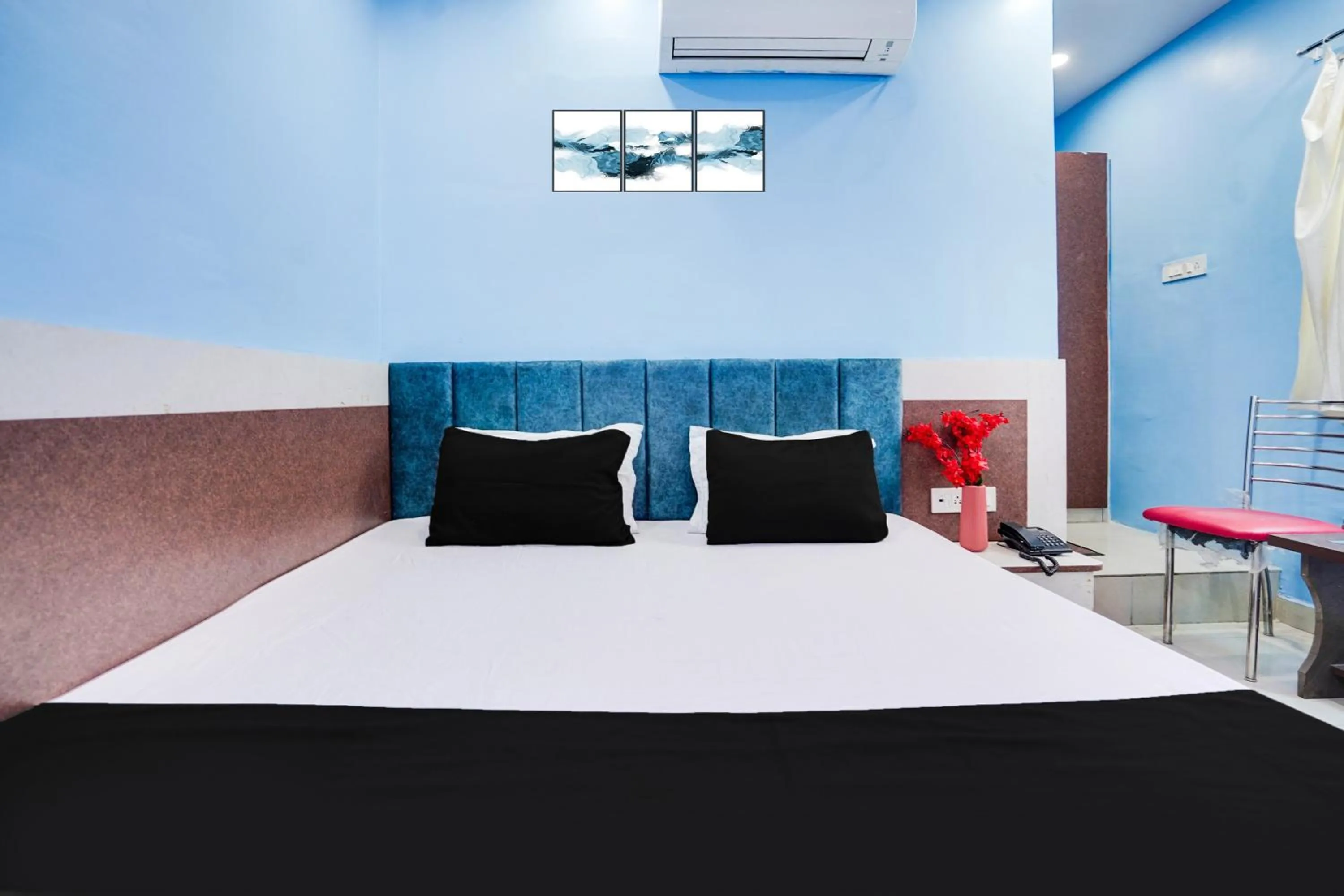 Bedroom, Bed in Super Townhouse Butler Road Near Maripur Chowk