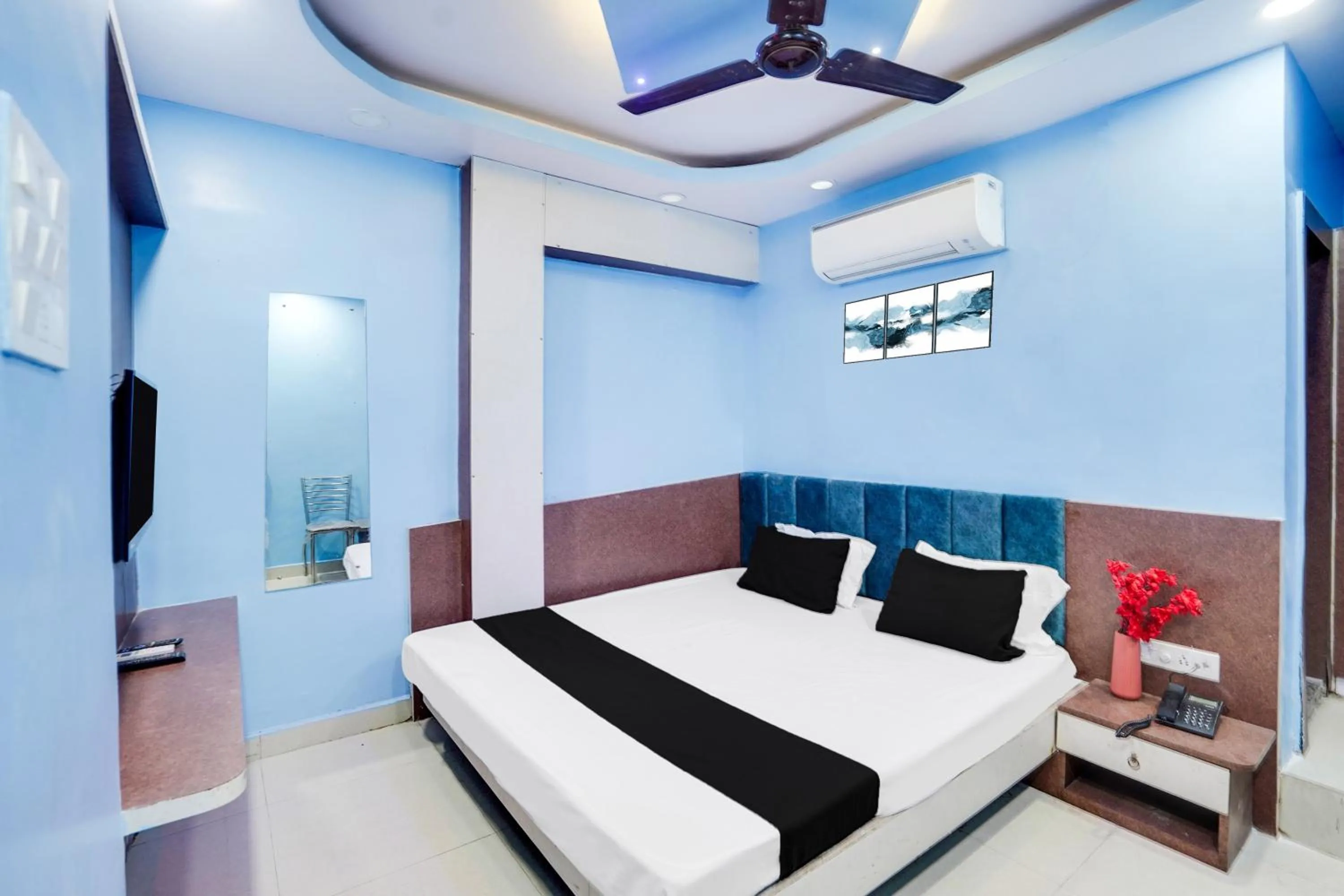 Bedroom, Bed in Super Townhouse Butler Road Near Maripur Chowk