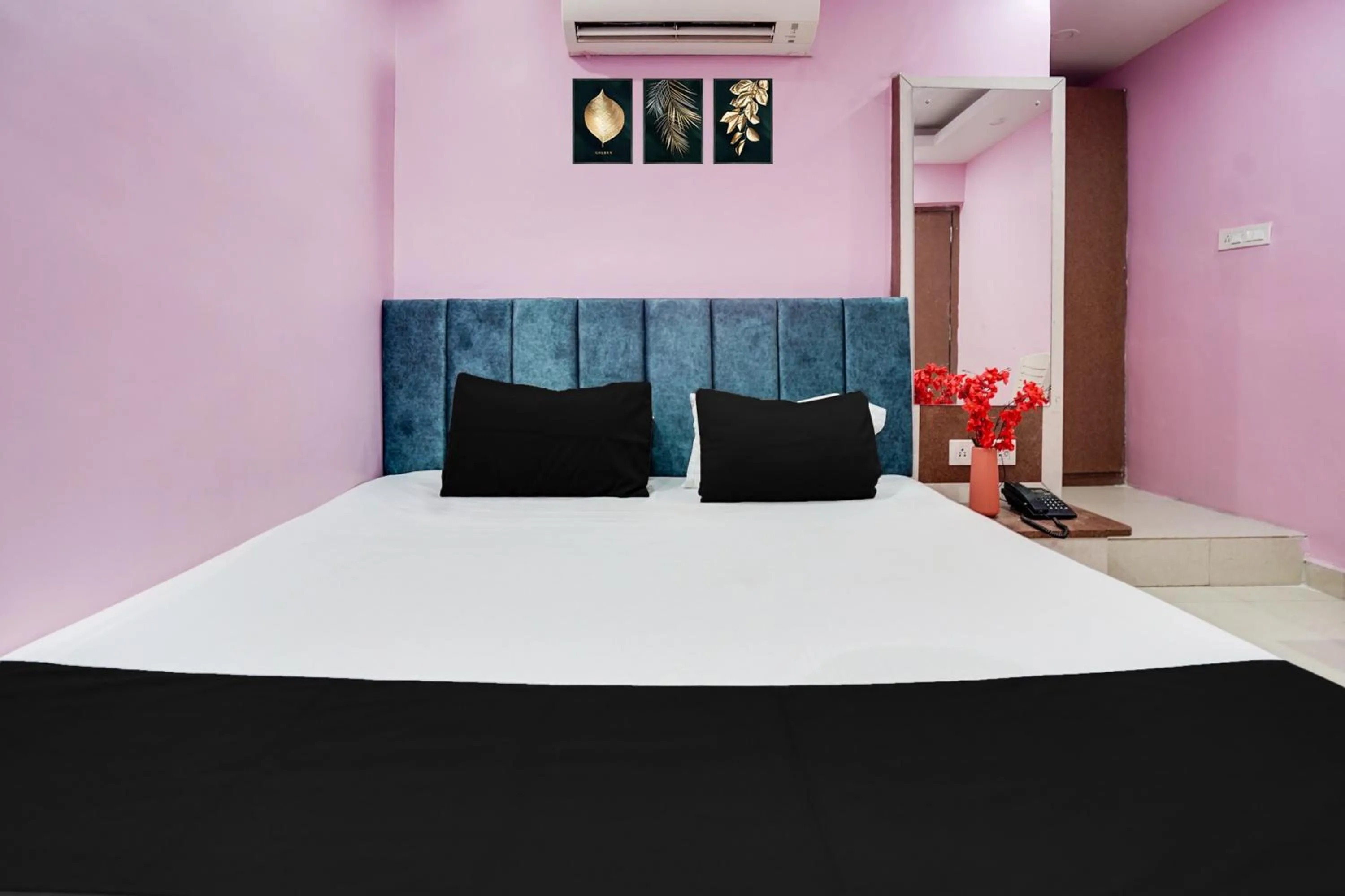 Bedroom, Bed in Super Townhouse Butler Road Near Maripur Chowk