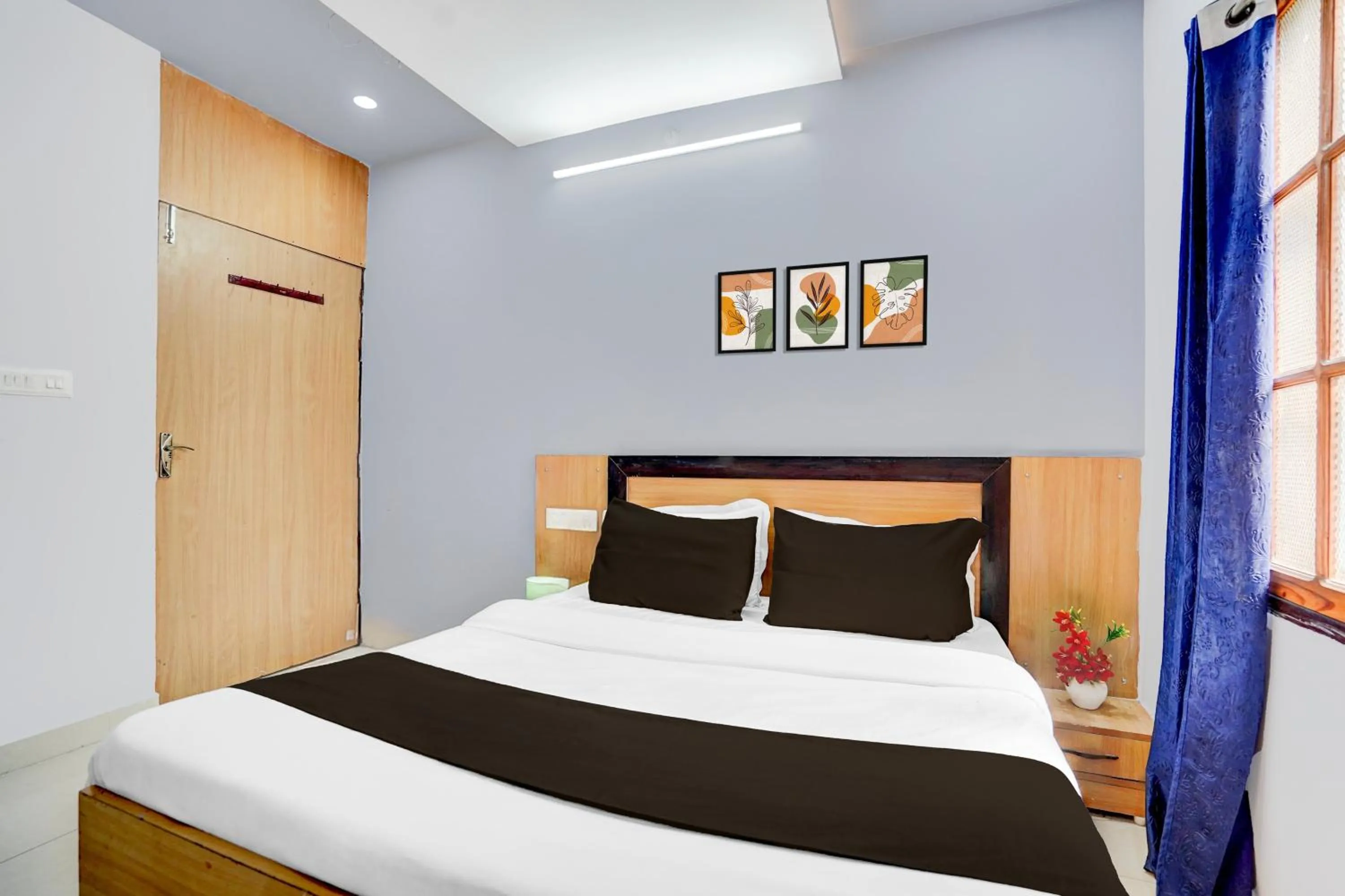 Bedroom, Bed in Super Hotel O Gomti Nagar Near Amity Formerly Hotel Green Apple