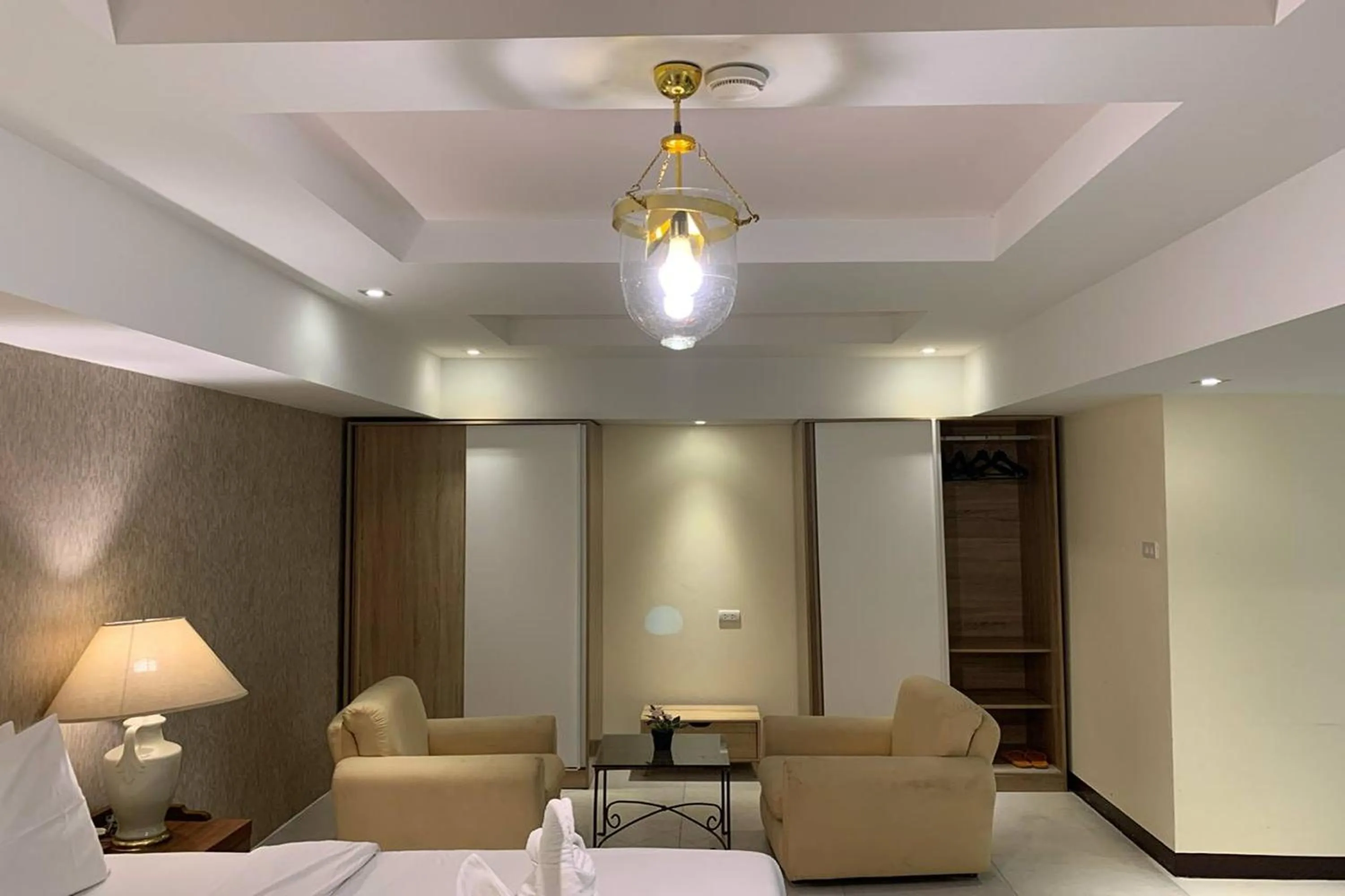 Living room, Bed in Kim Hotel At Morleng