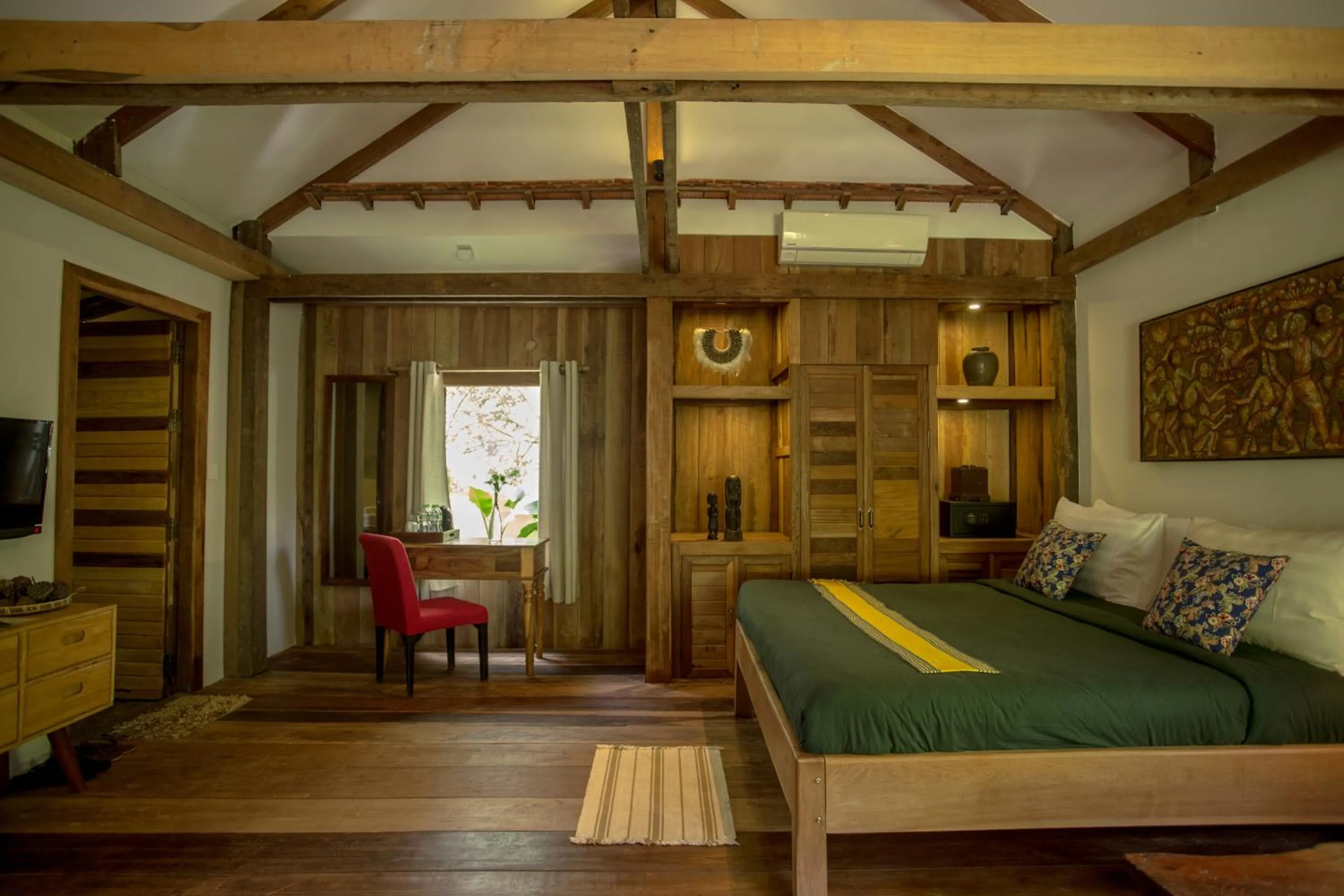 Decorative detail, Bed in Isann Lodge