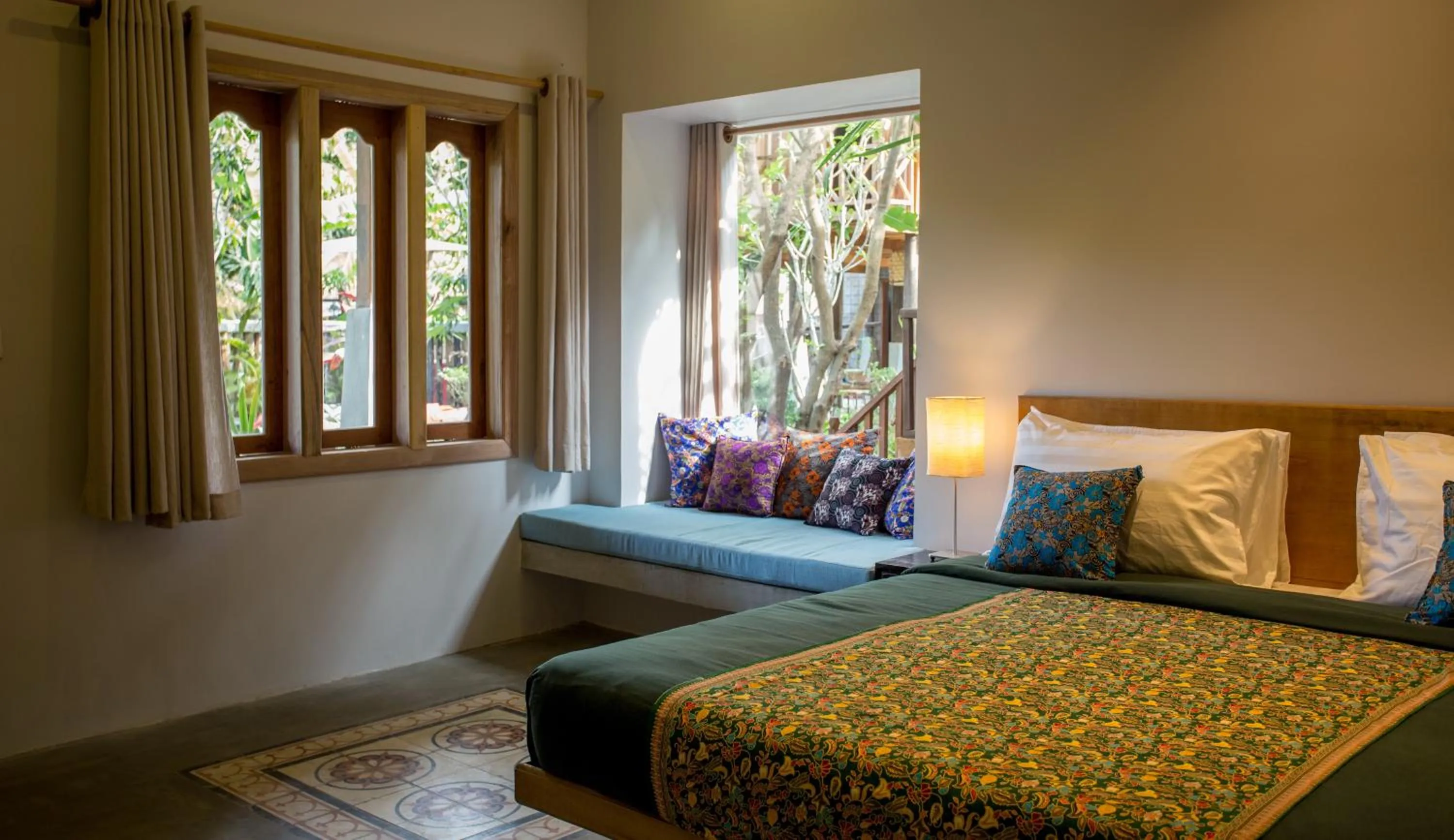 Bedroom, Bed in Isann Lodge