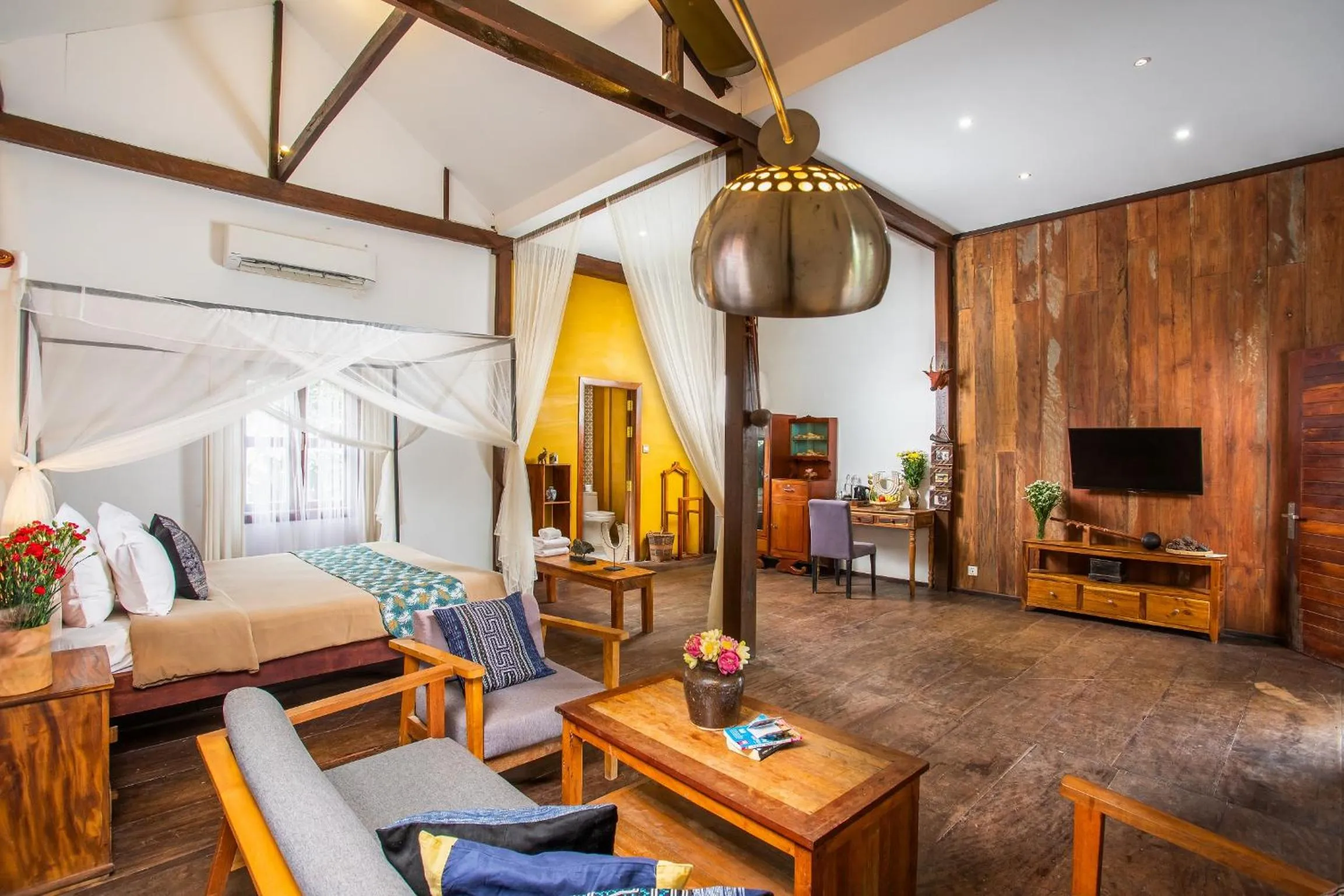 Bedroom in Isann Lodge