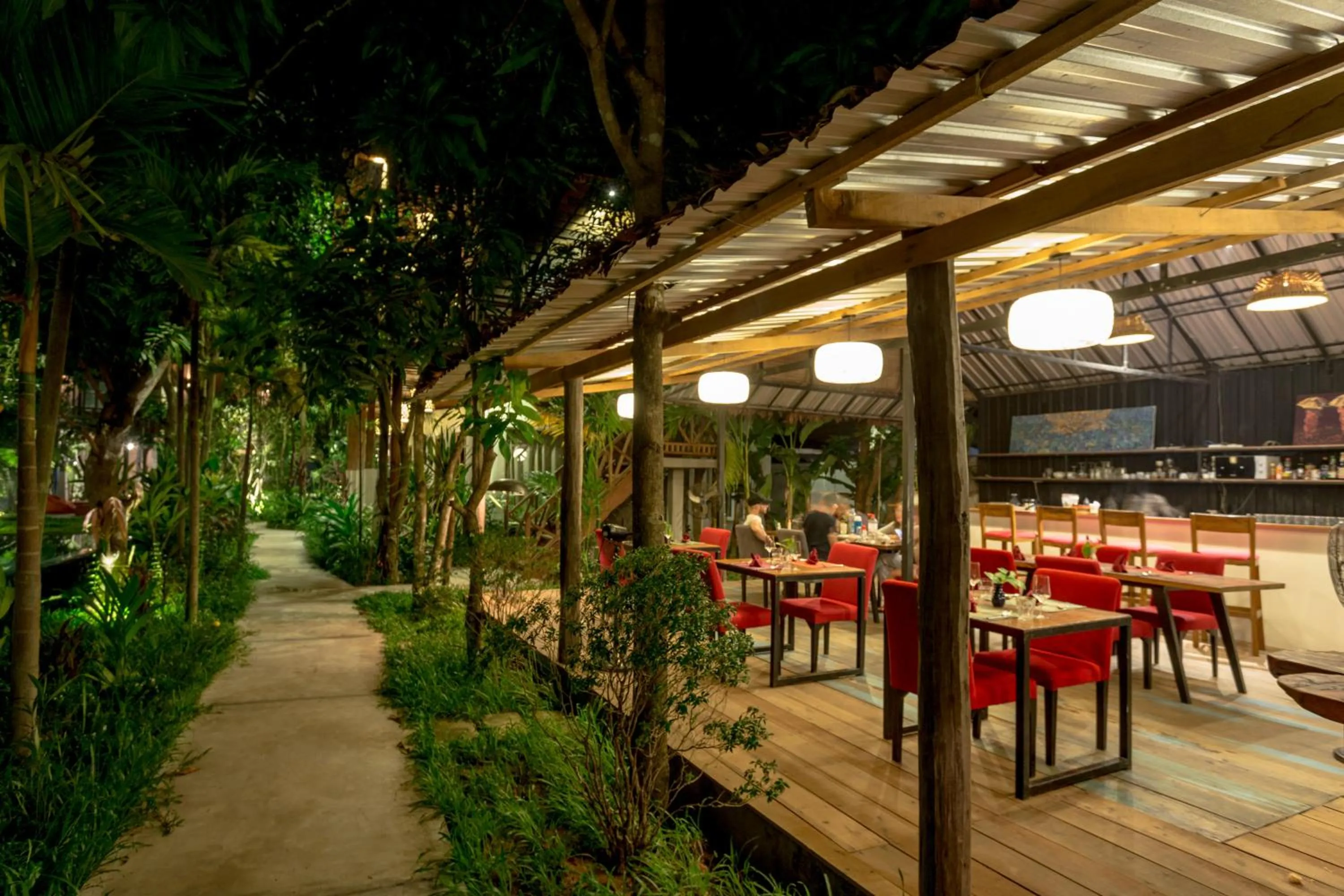 Lounge or bar in Isann Lodge