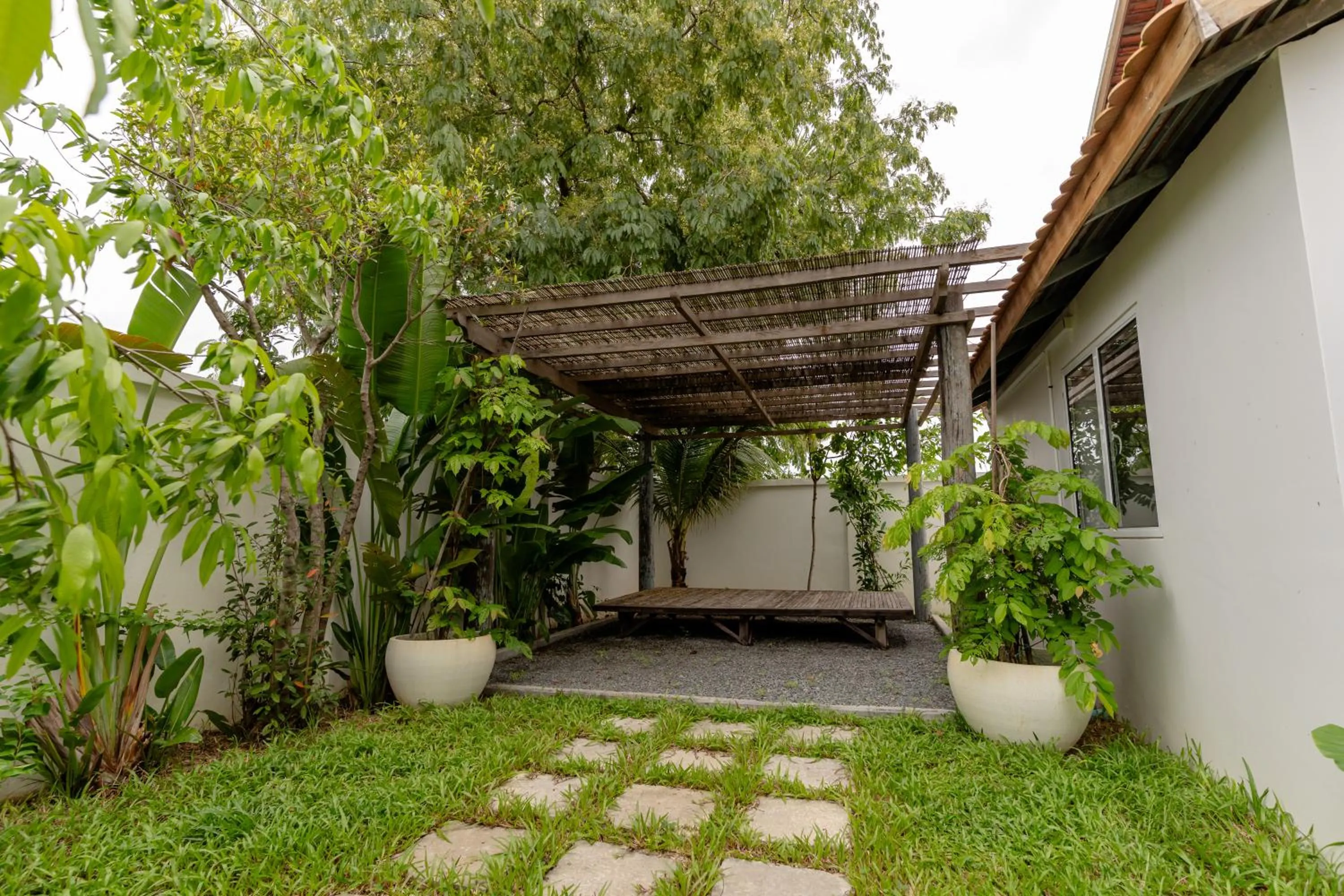 Seating area in Isann Lodge