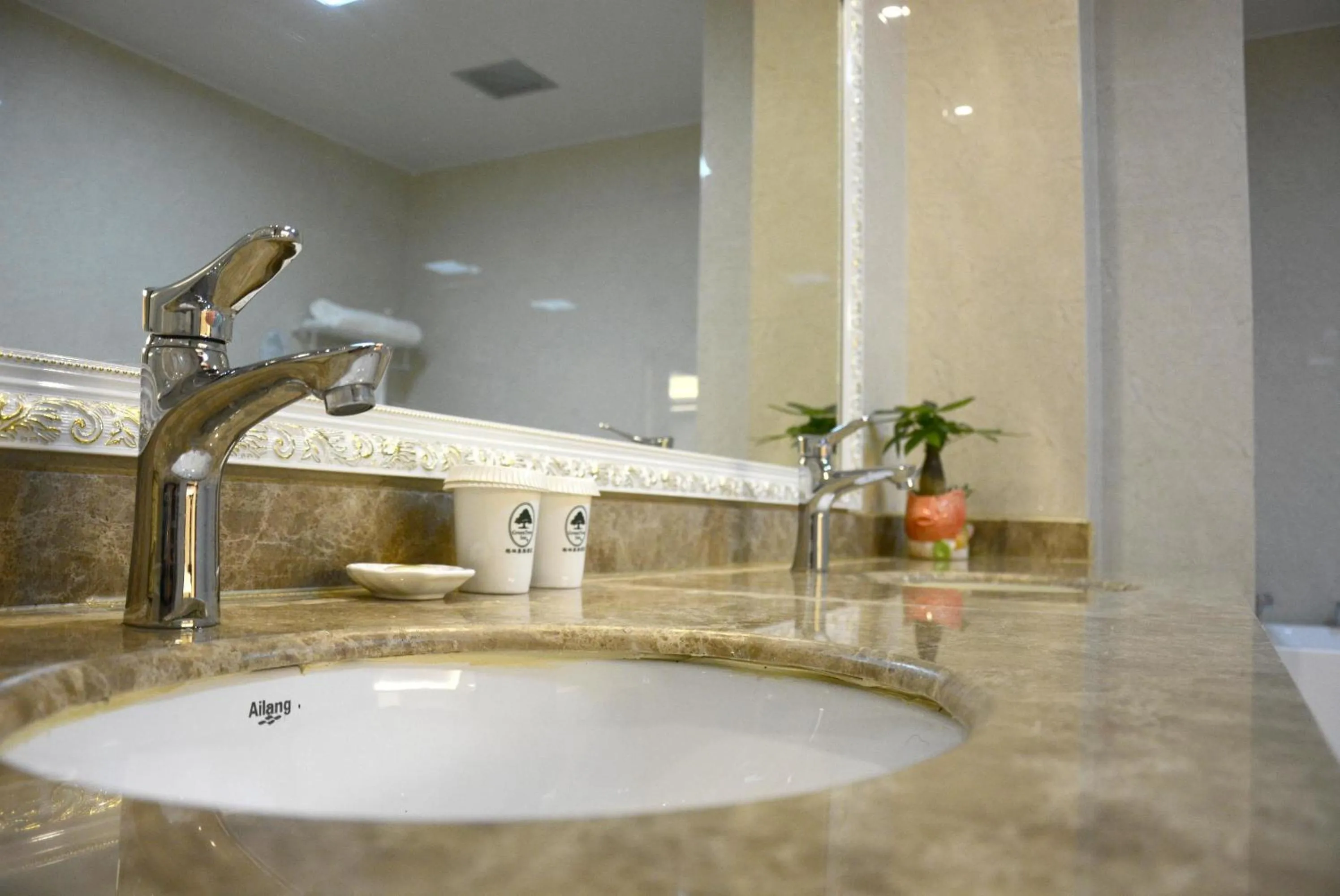 Bathroom in GreenTree Inn JiangSu WuXi YiXing East LongTan Road DongJiu Business Hotel